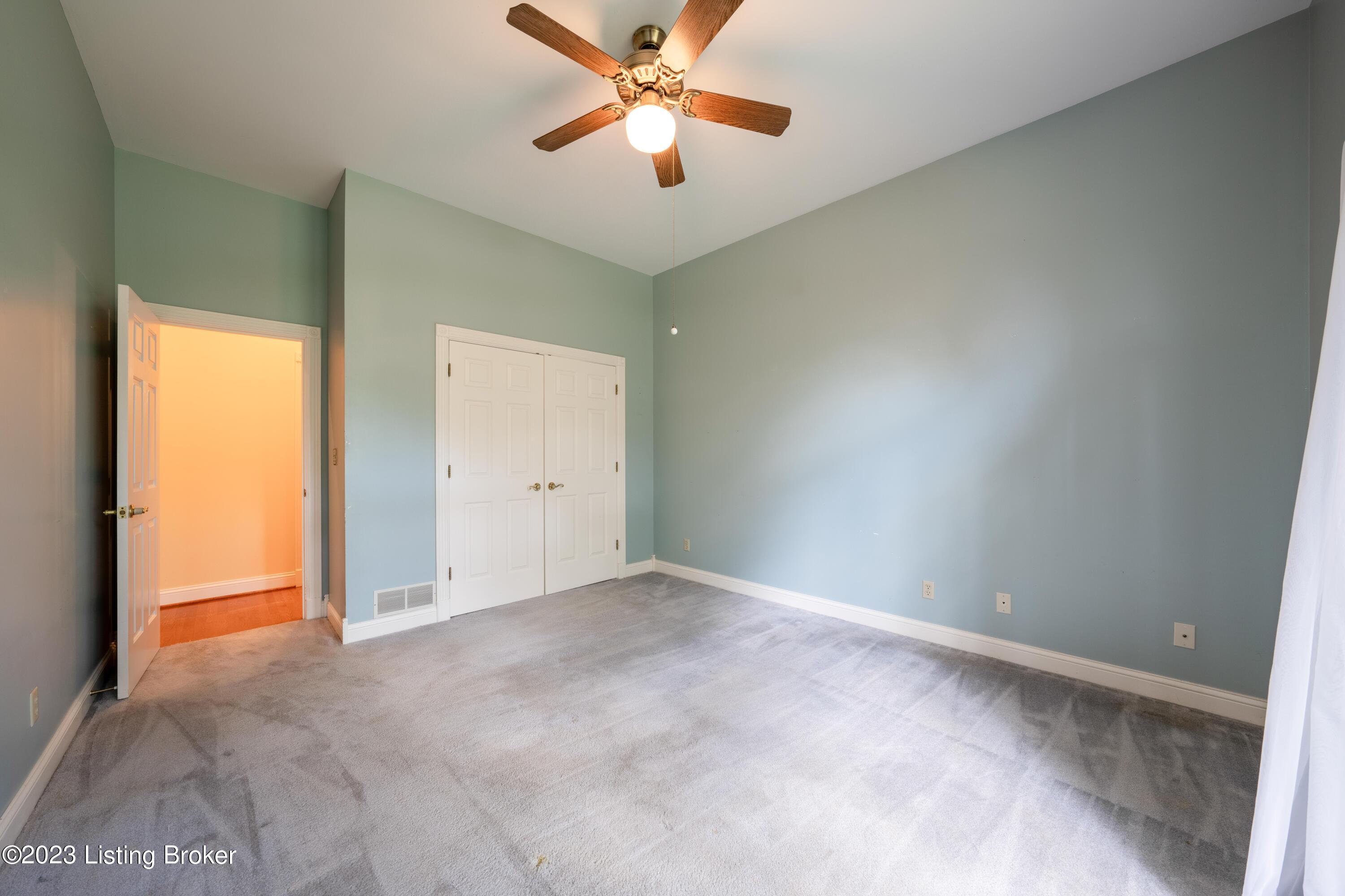 136 Windsor Ave Property Photo 44