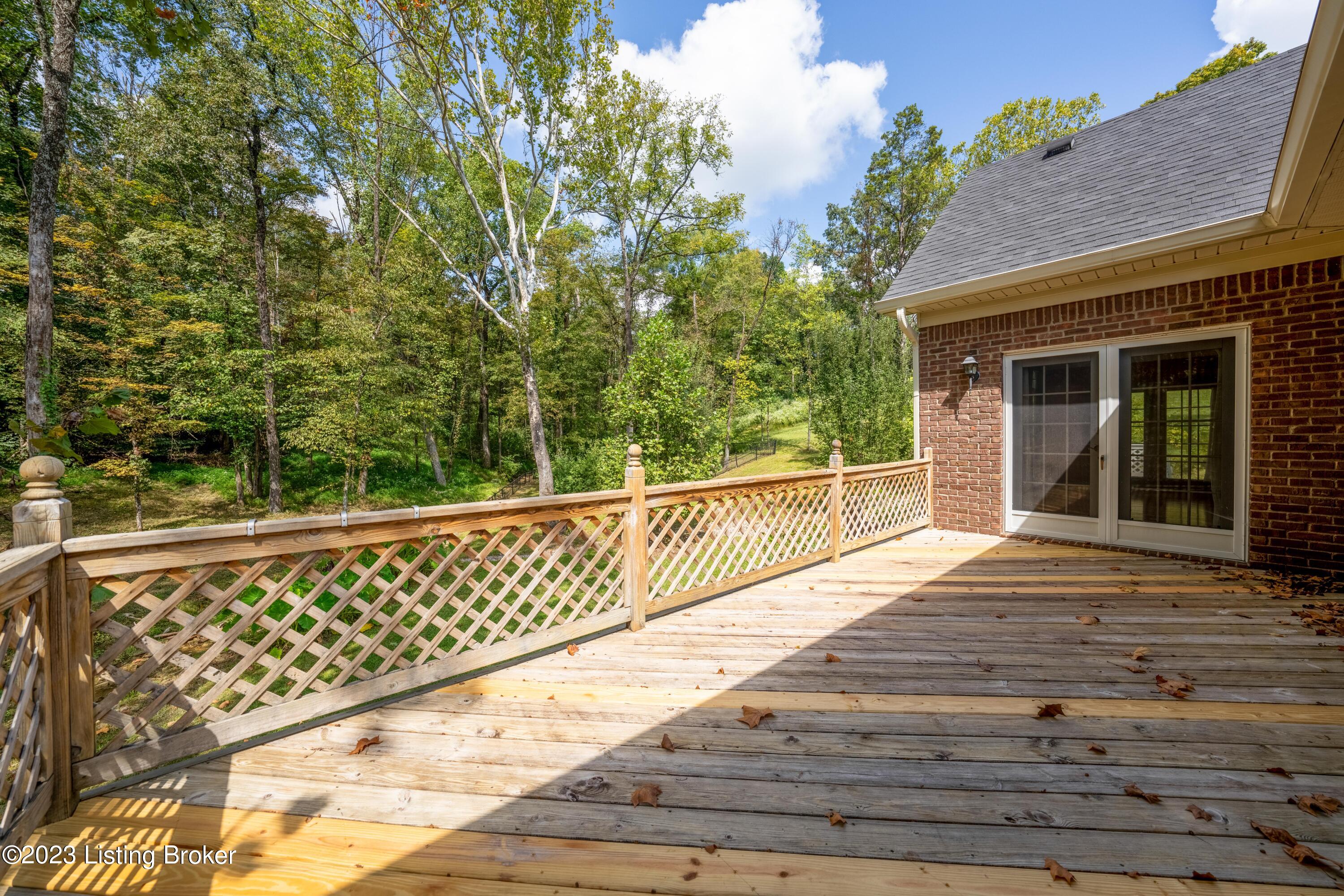 136 Windsor Ave Property Photo 45