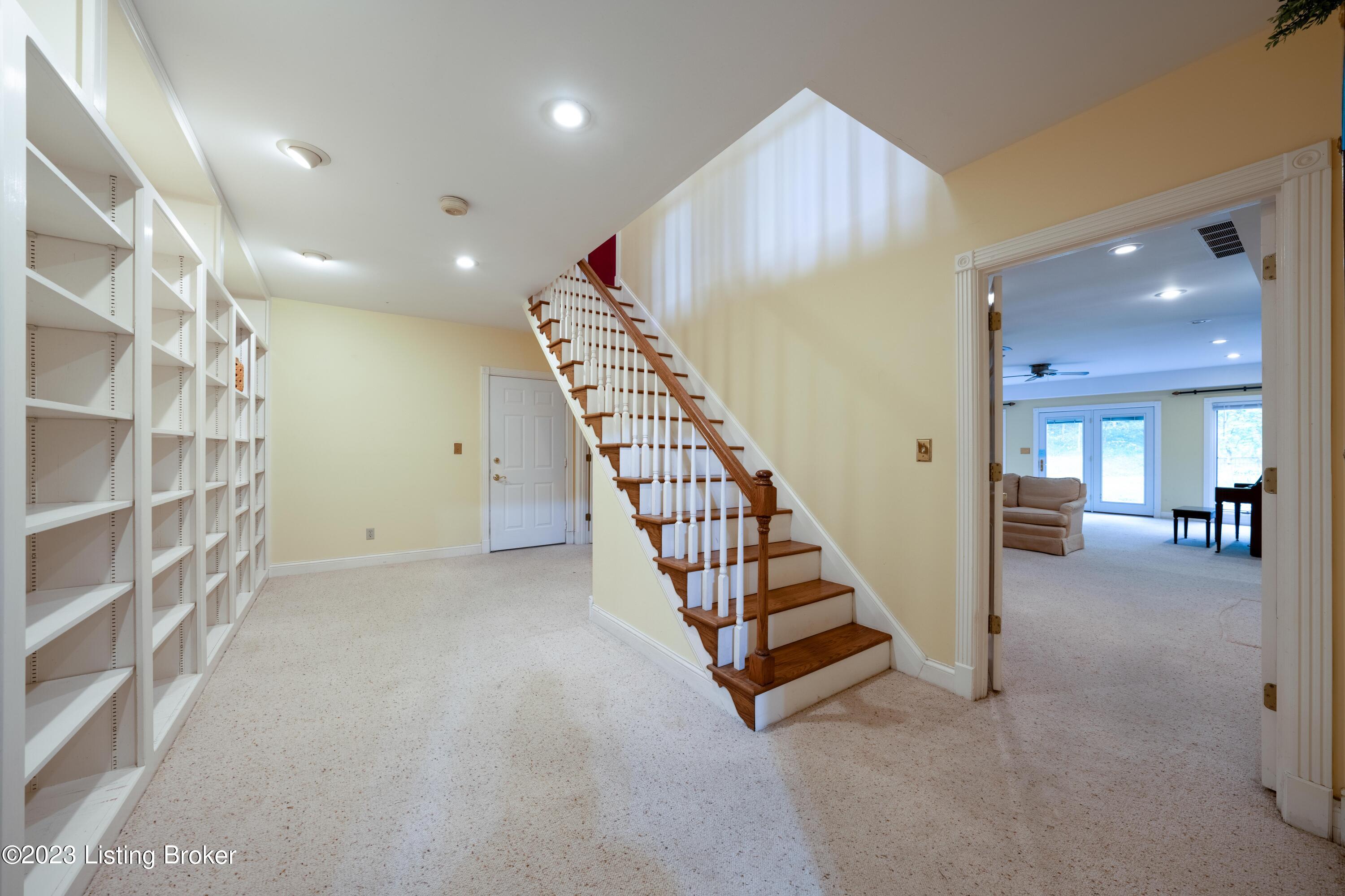 136 Windsor Ave Property Photo 49