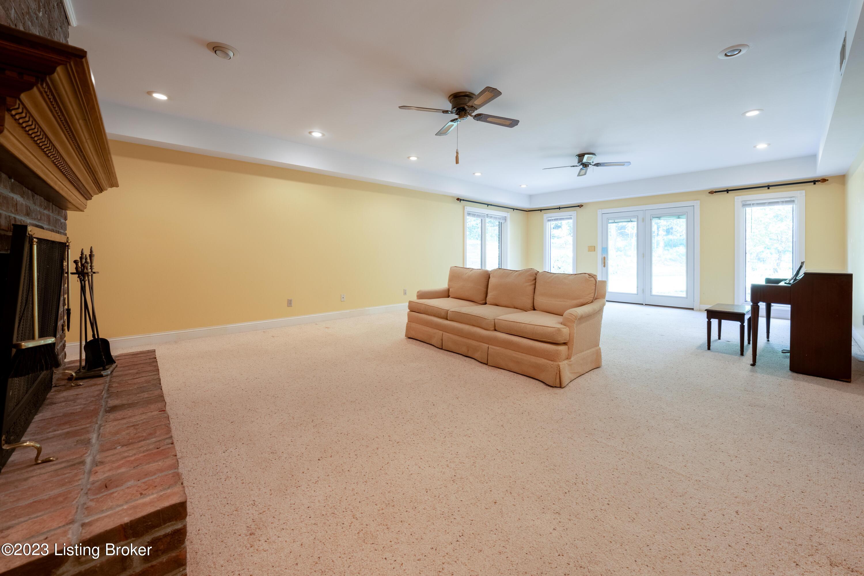 136 Windsor Ave Property Photo 51