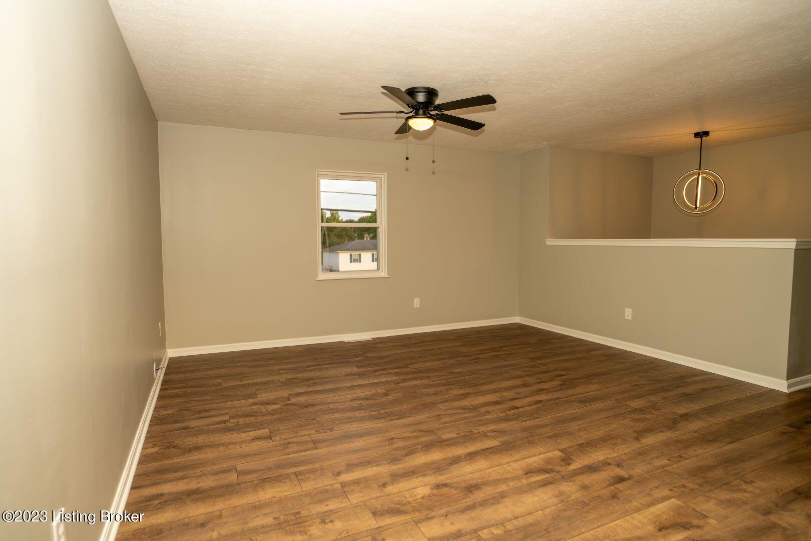 131 Meadowlake Dr Property Photo 7