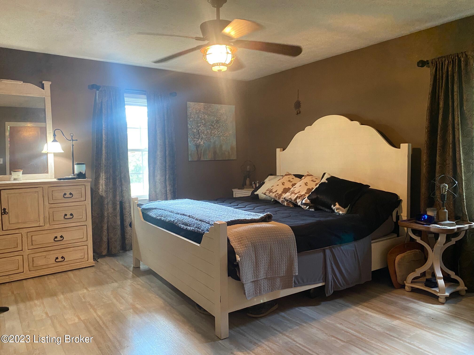 2351 White Tail Ln Property Photo 16