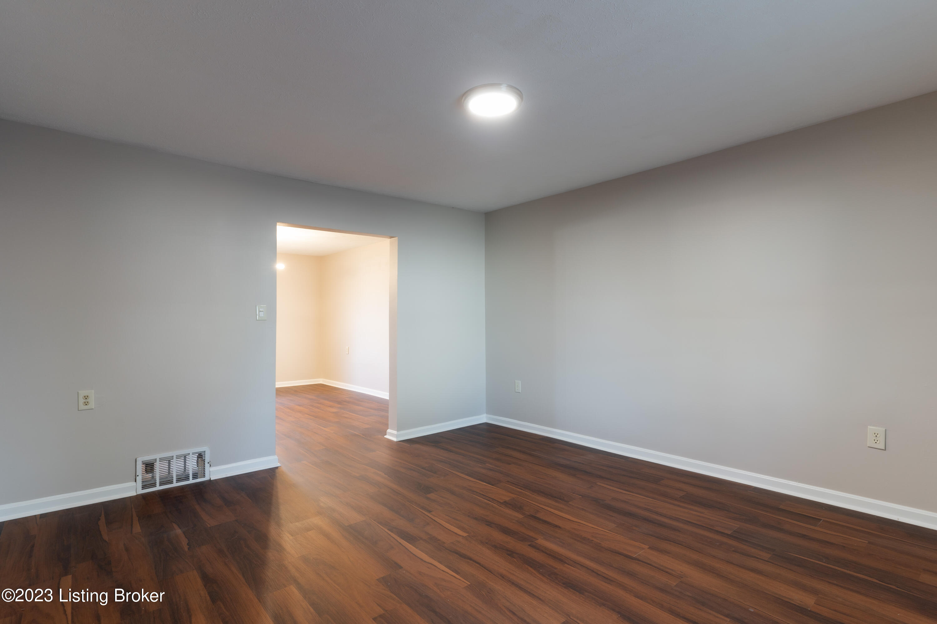 362 Crocus Dr Property Photo 5