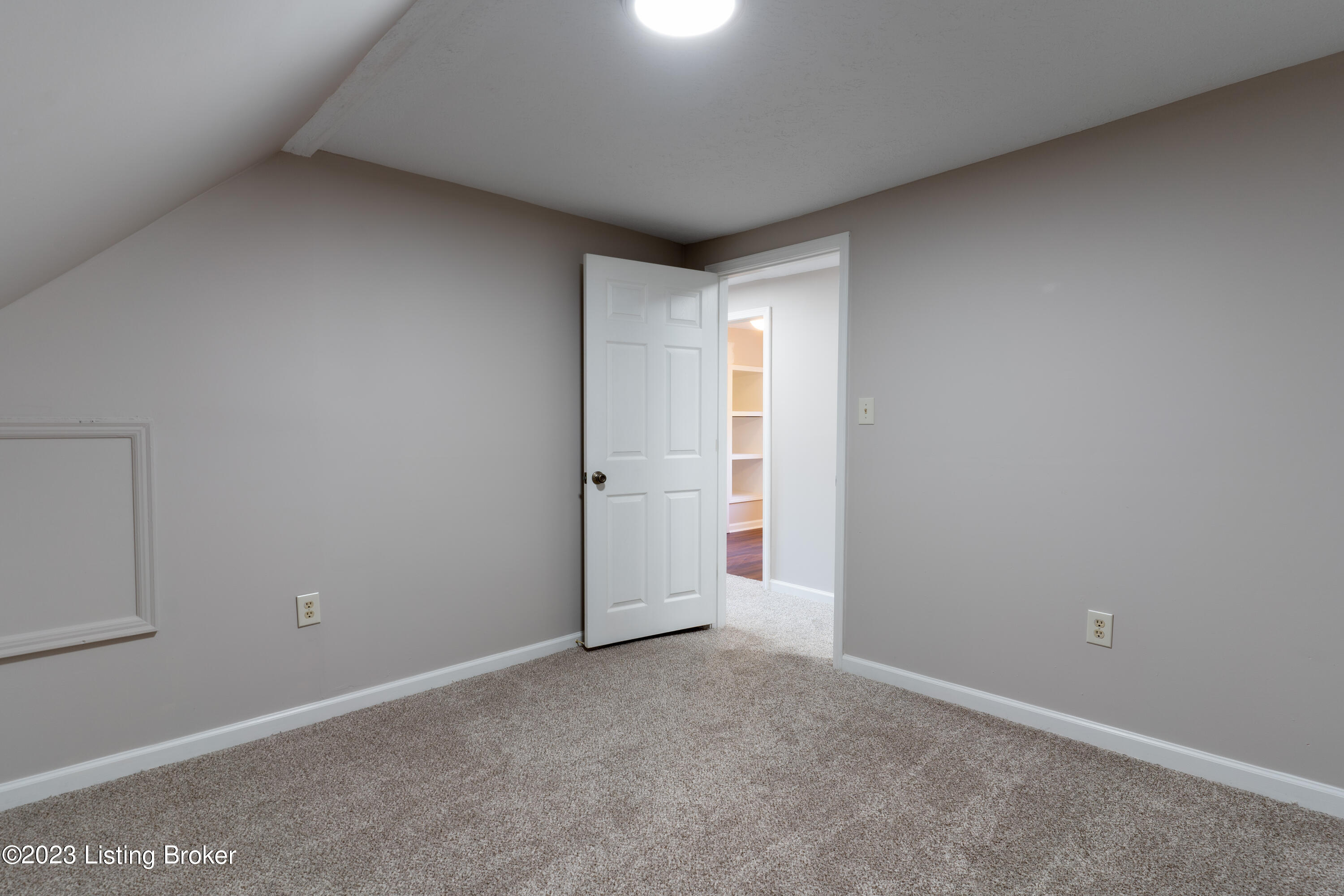 362 Crocus Dr Property Photo 32