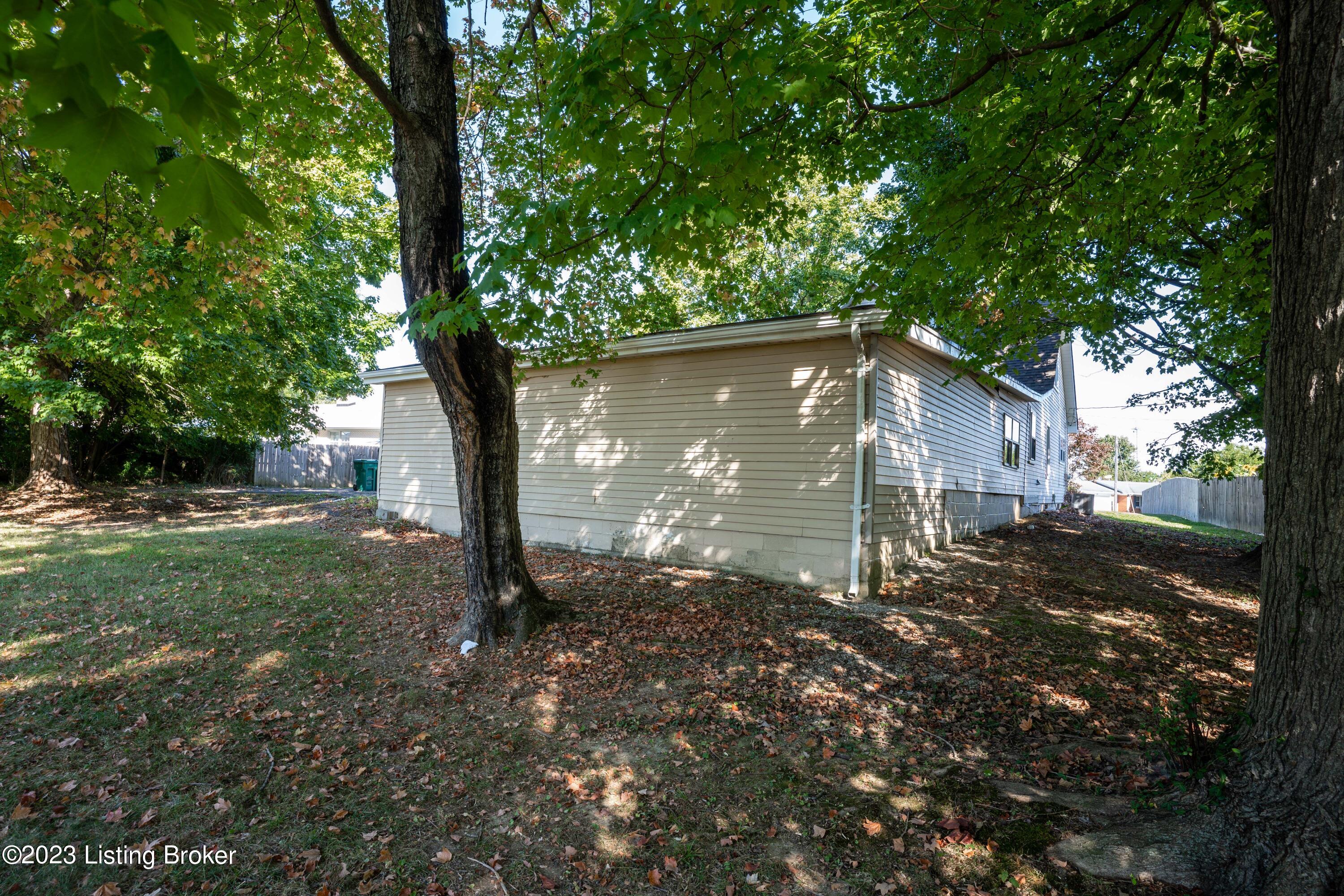 362 Crocus Dr Property Photo 44