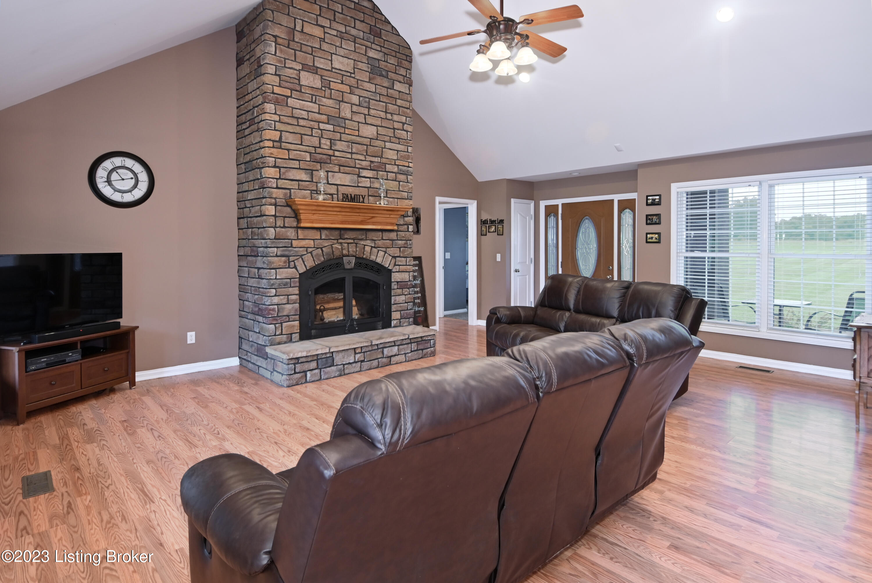 1054 Woodsdale Farm Dr Property Photo 10