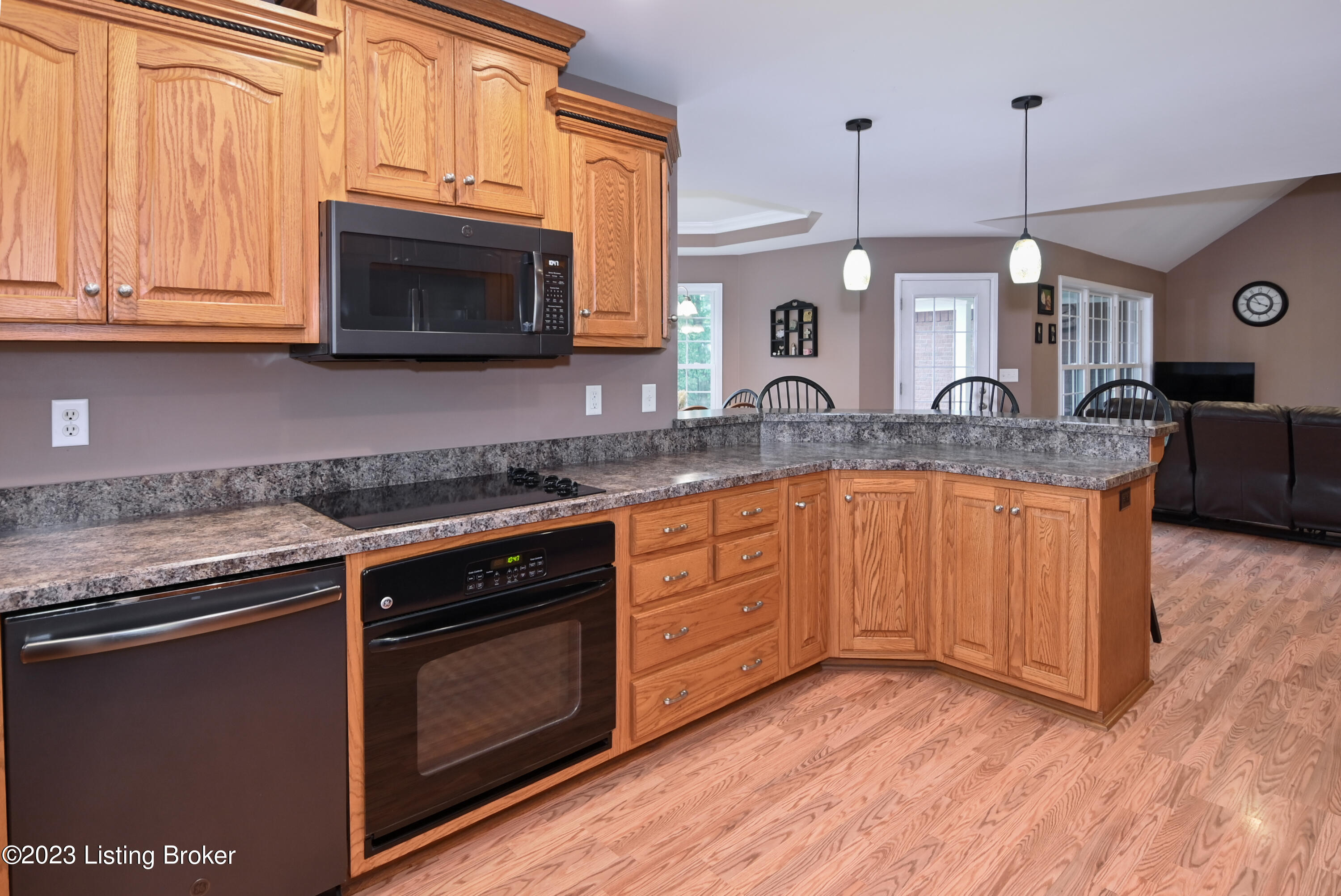1054 Woodsdale Farm Dr Property Photo 14