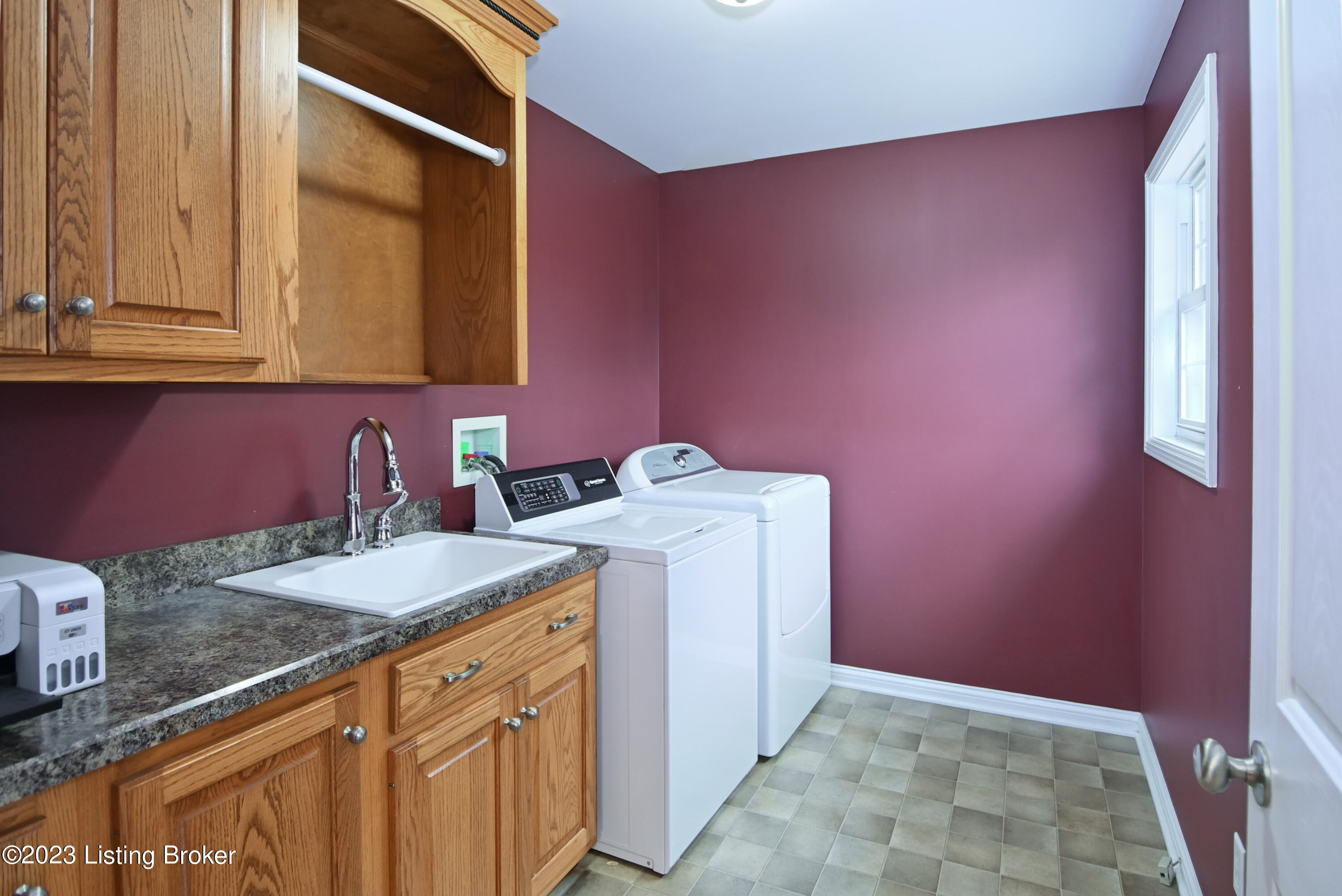 1054 Woodsdale Farm Dr Property Photo 19