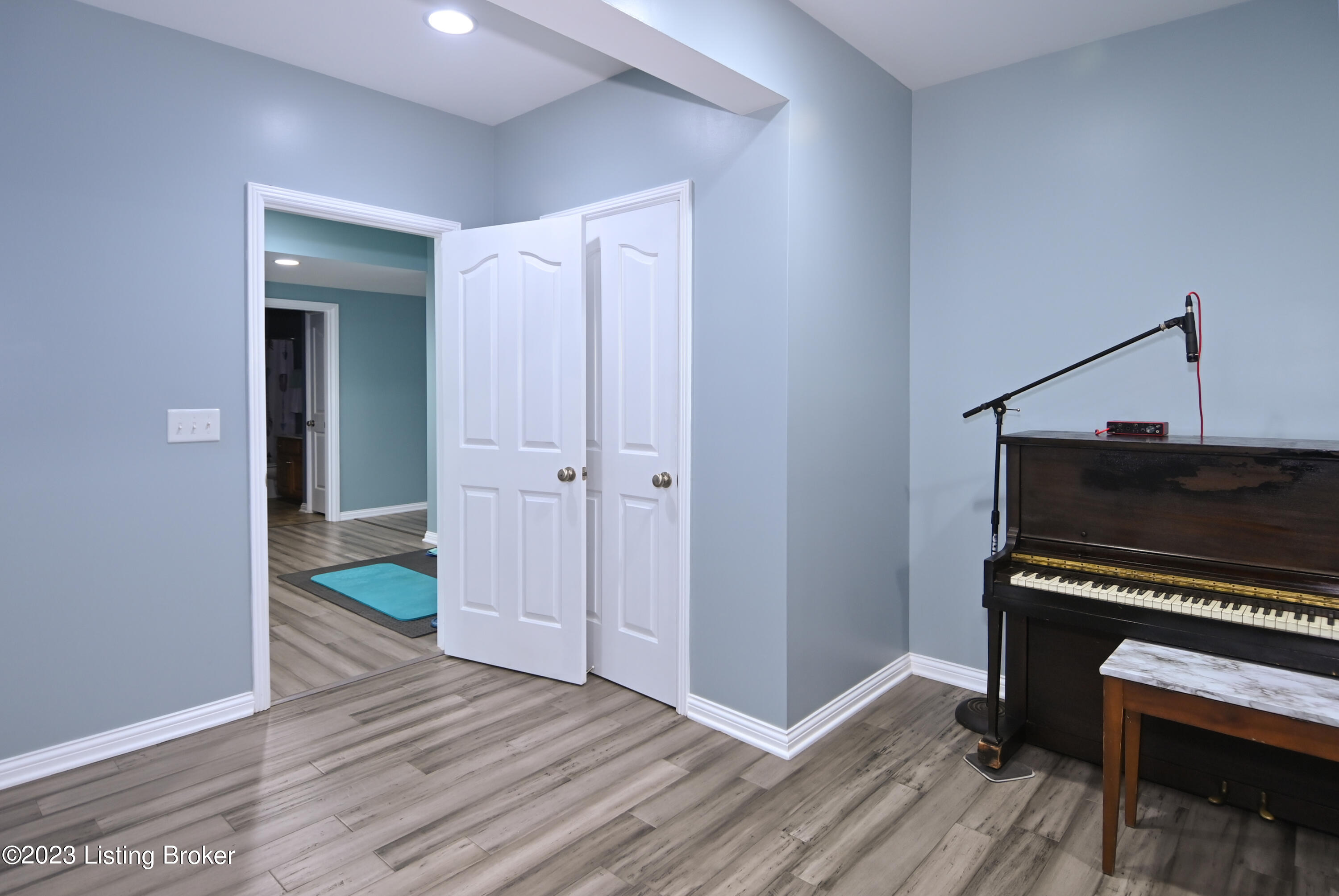 1054 Woodsdale Farm Dr Property Photo 42