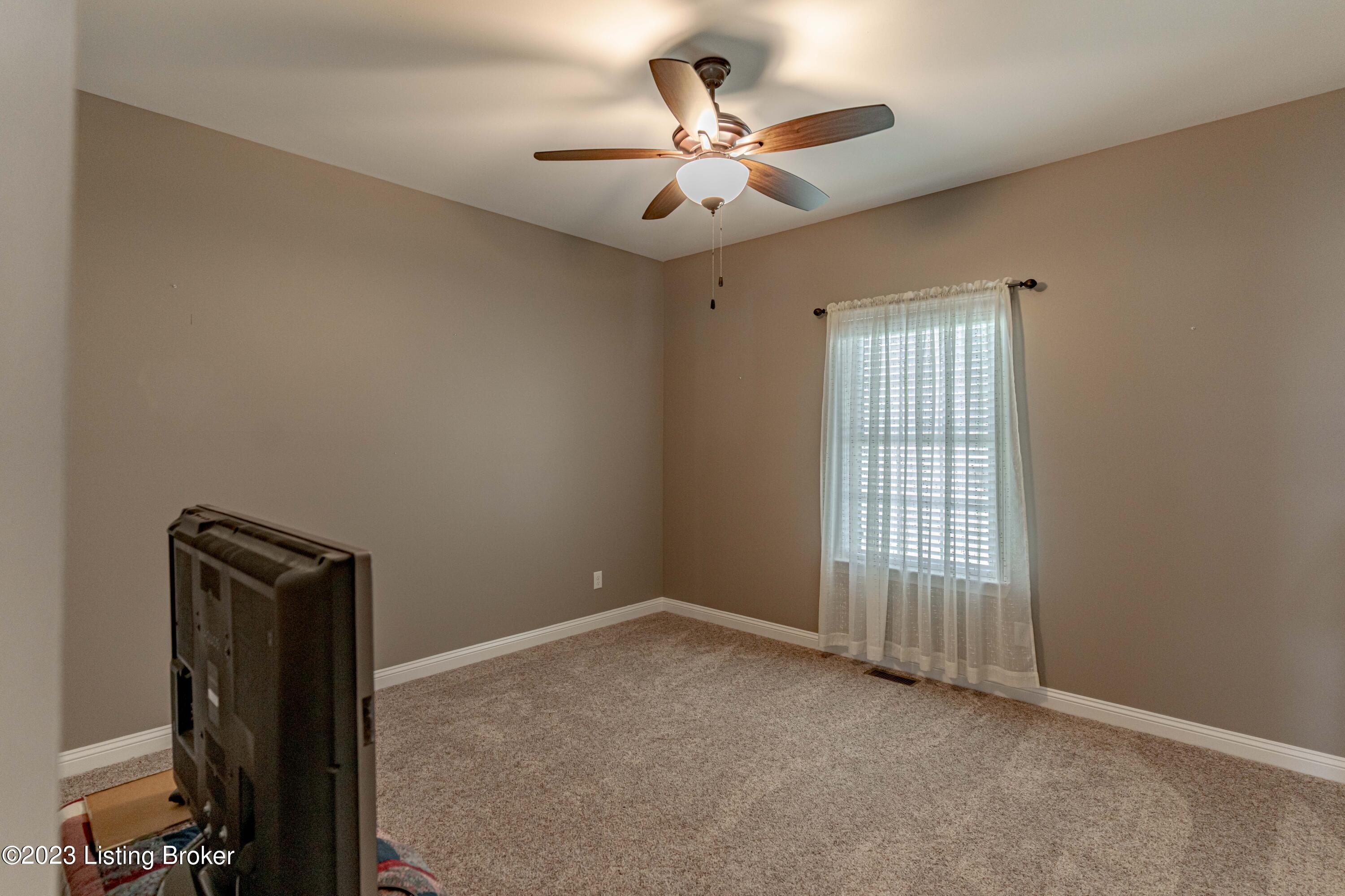 115 Gavin Dr Property Photo 48