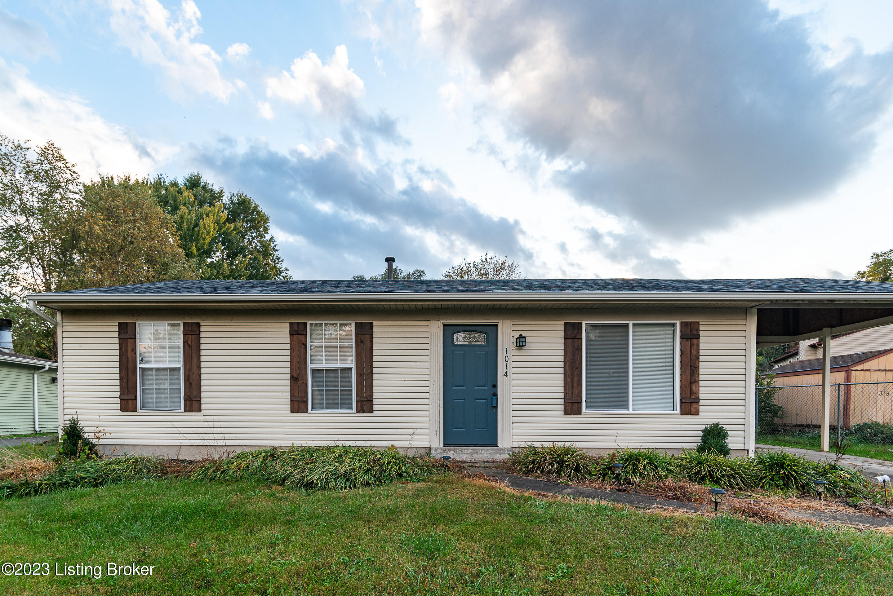 1014 Washington Way Property Photo