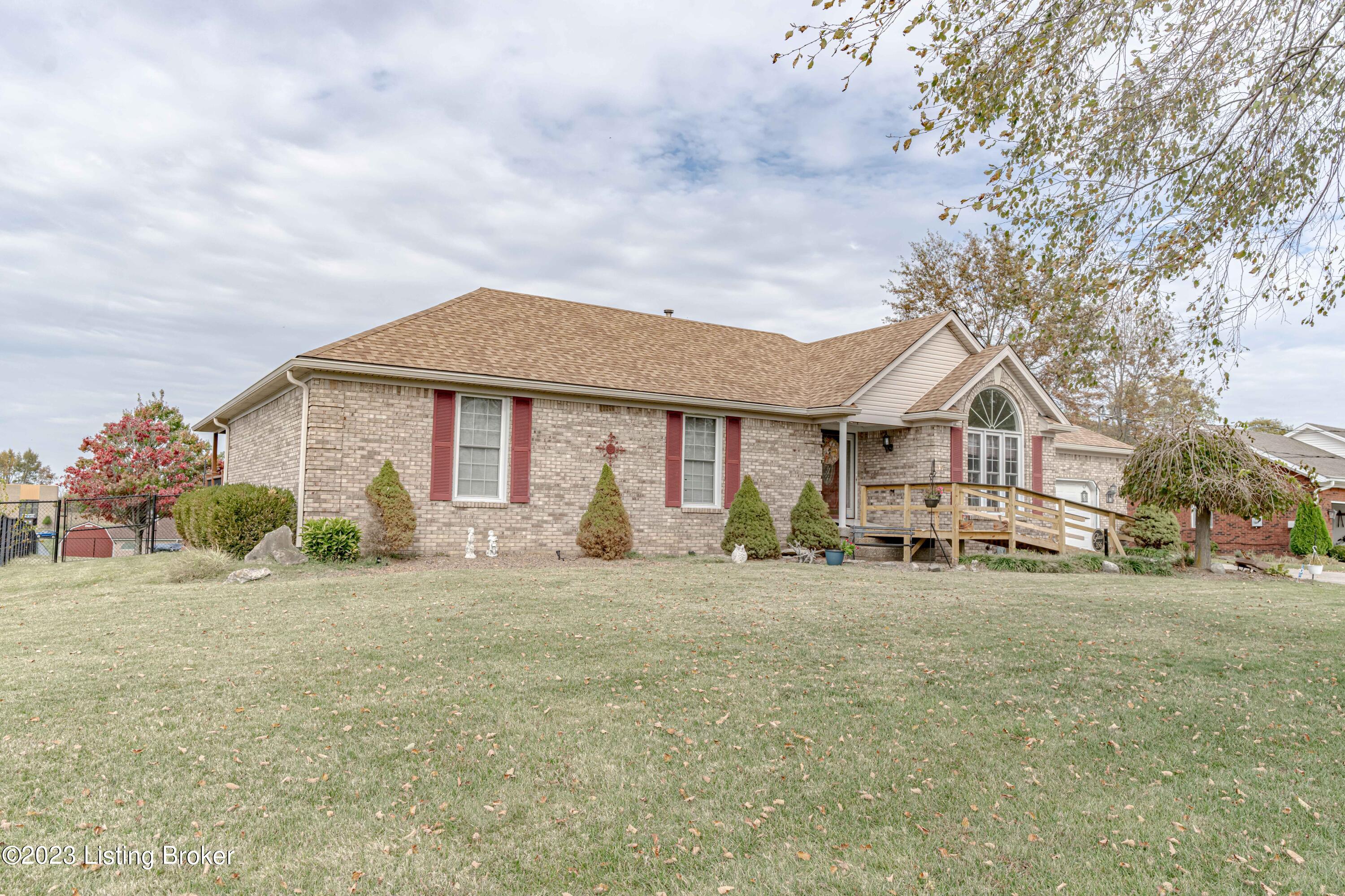 356 Lodie Ln Property Photo 3