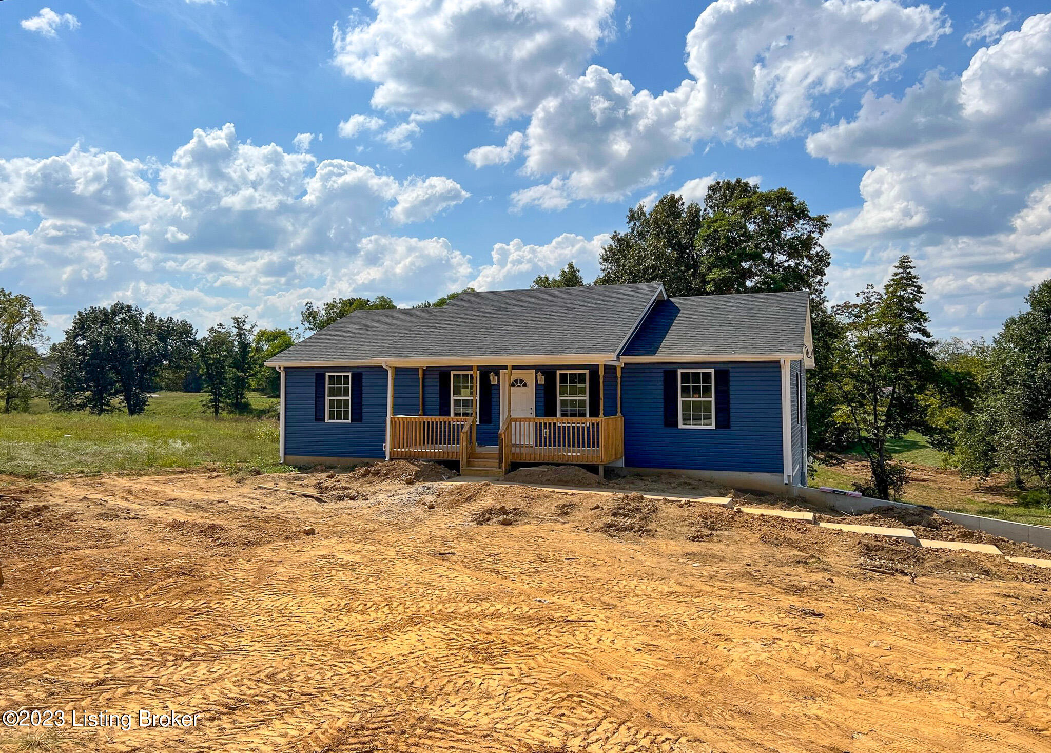 196 Brinlee Dr Property Photo