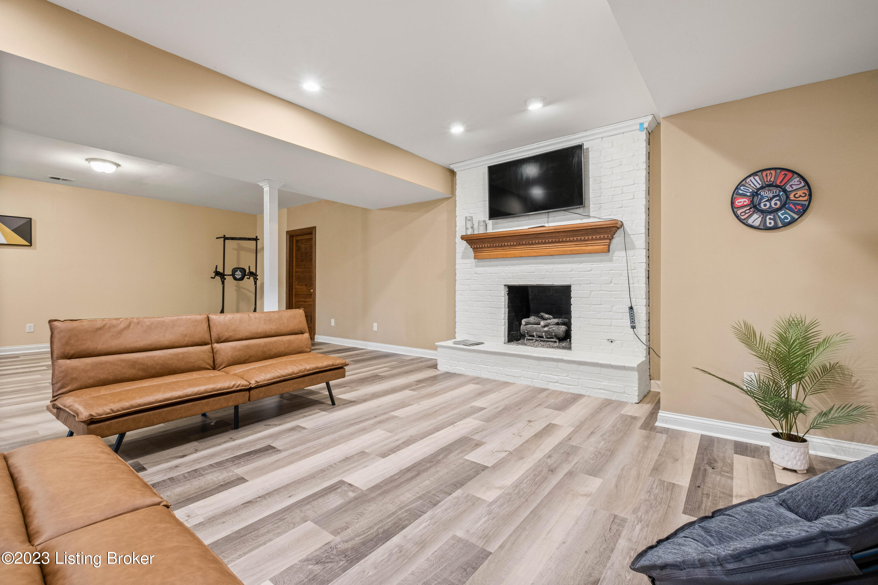 18400 Bridgemore Ln Property Photo 62