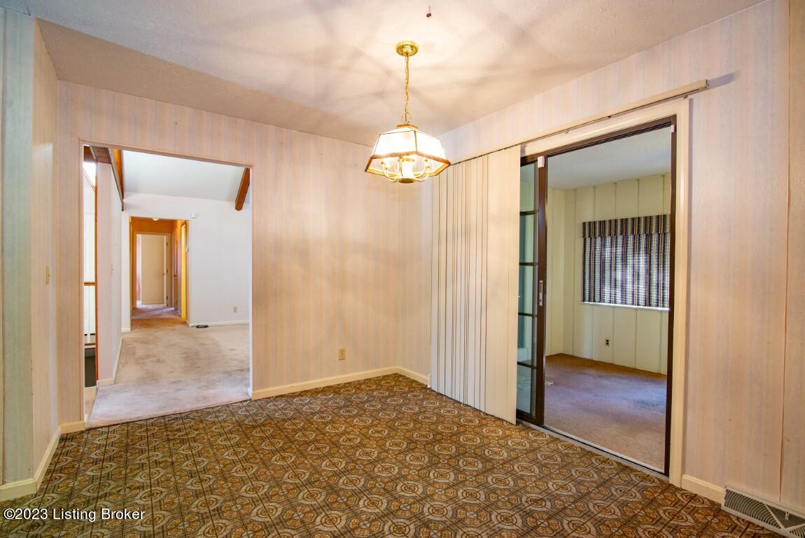 1213 N Logsdon Pkwy Property Photo 42
