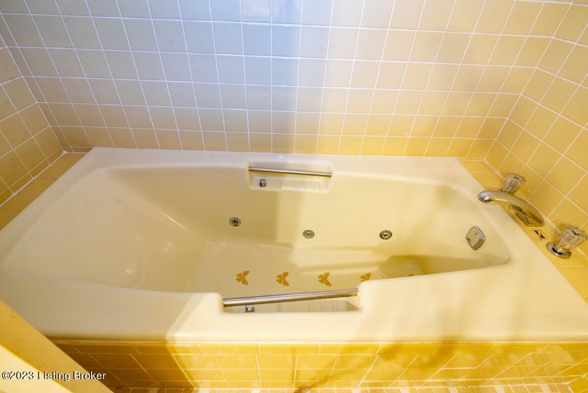 1213 N Logsdon Pkwy Property Photo 49