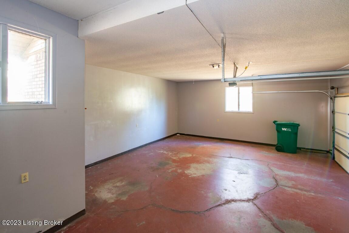 1213 N Logsdon Pkwy Property Photo 75