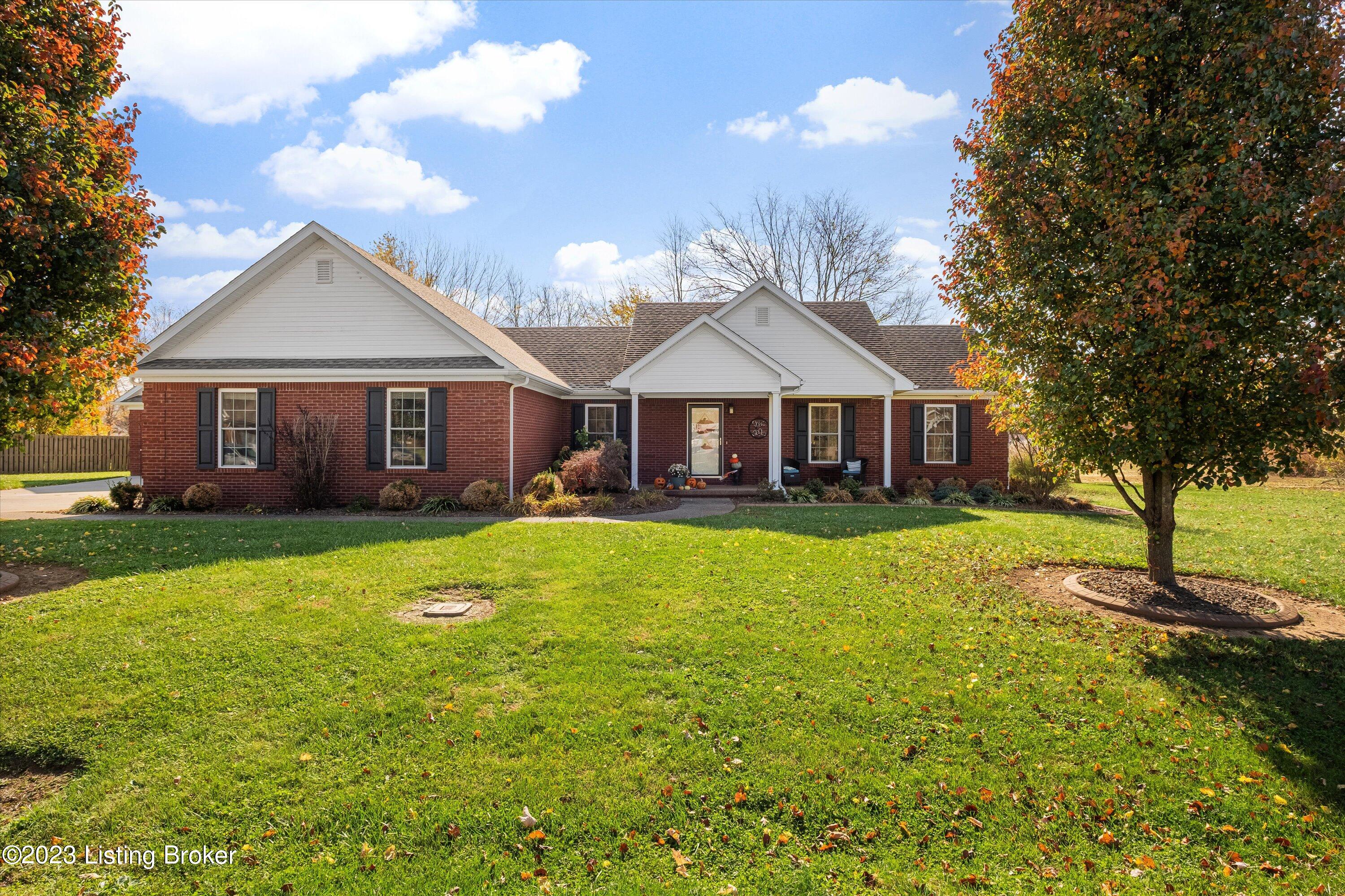 1005 Pembrooke Dr Property Photo 2