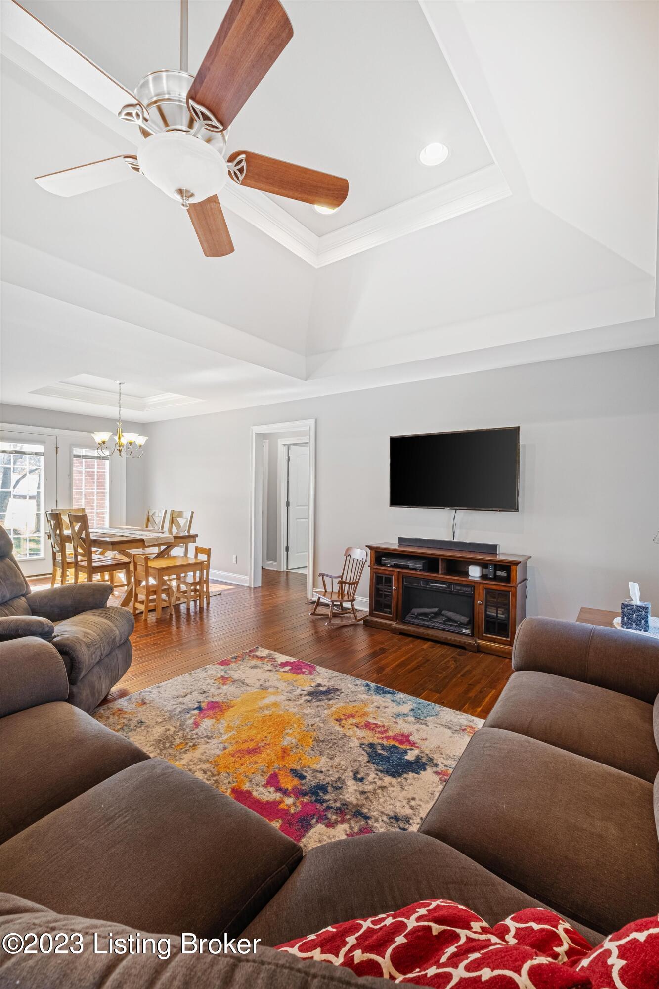 1005 Pembrooke Dr Property Photo 14