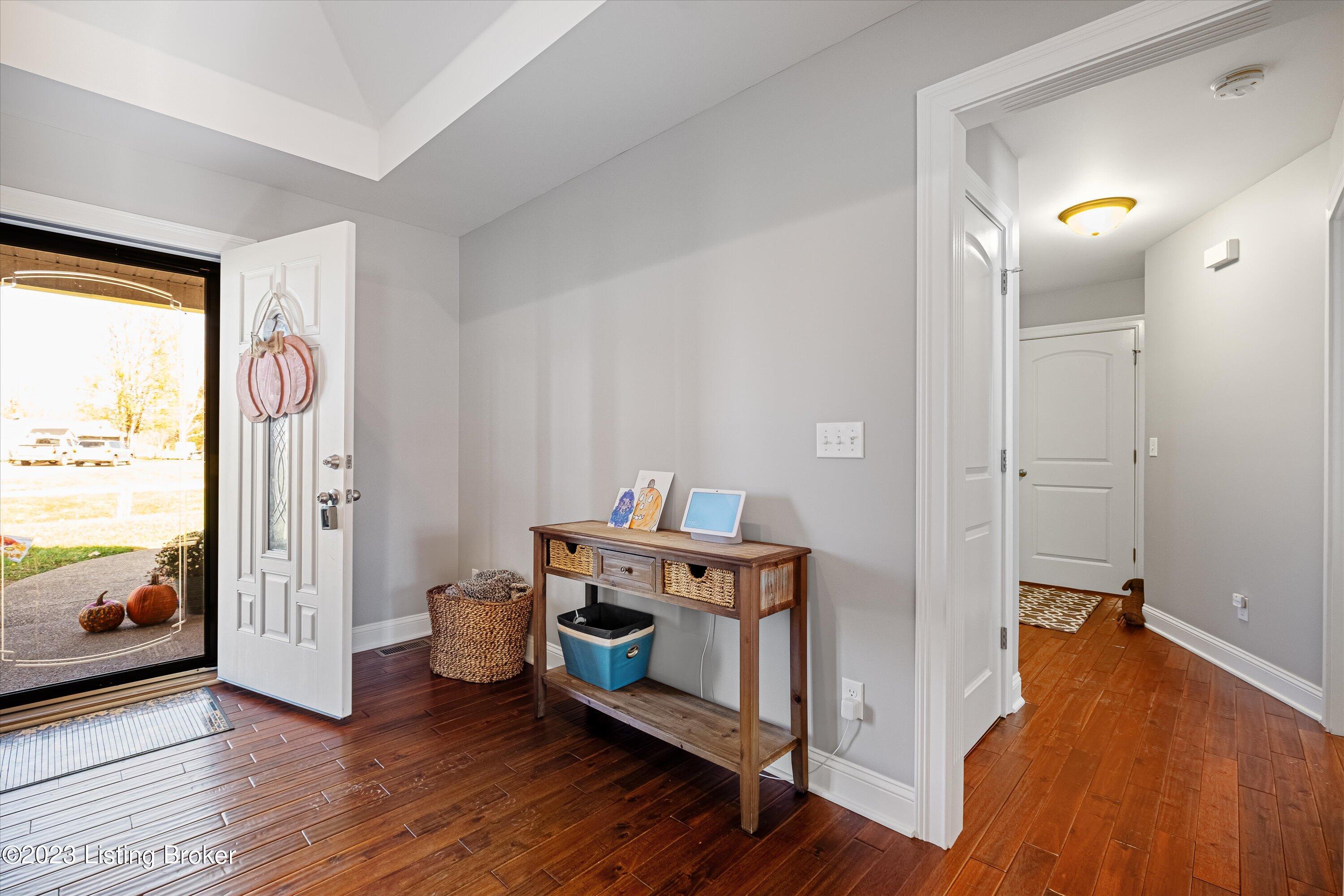 1005 Pembrooke Dr Property Photo 15