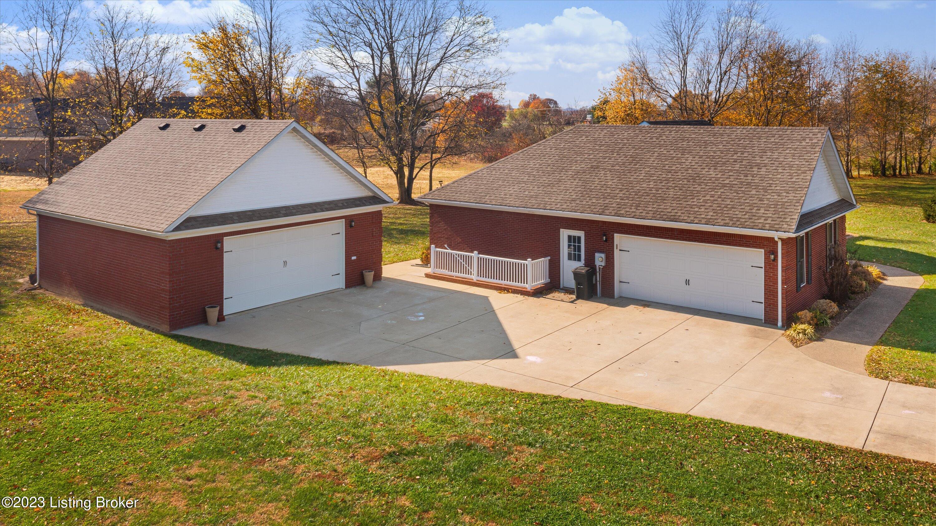 1005 Pembrooke Dr Property Photo 32