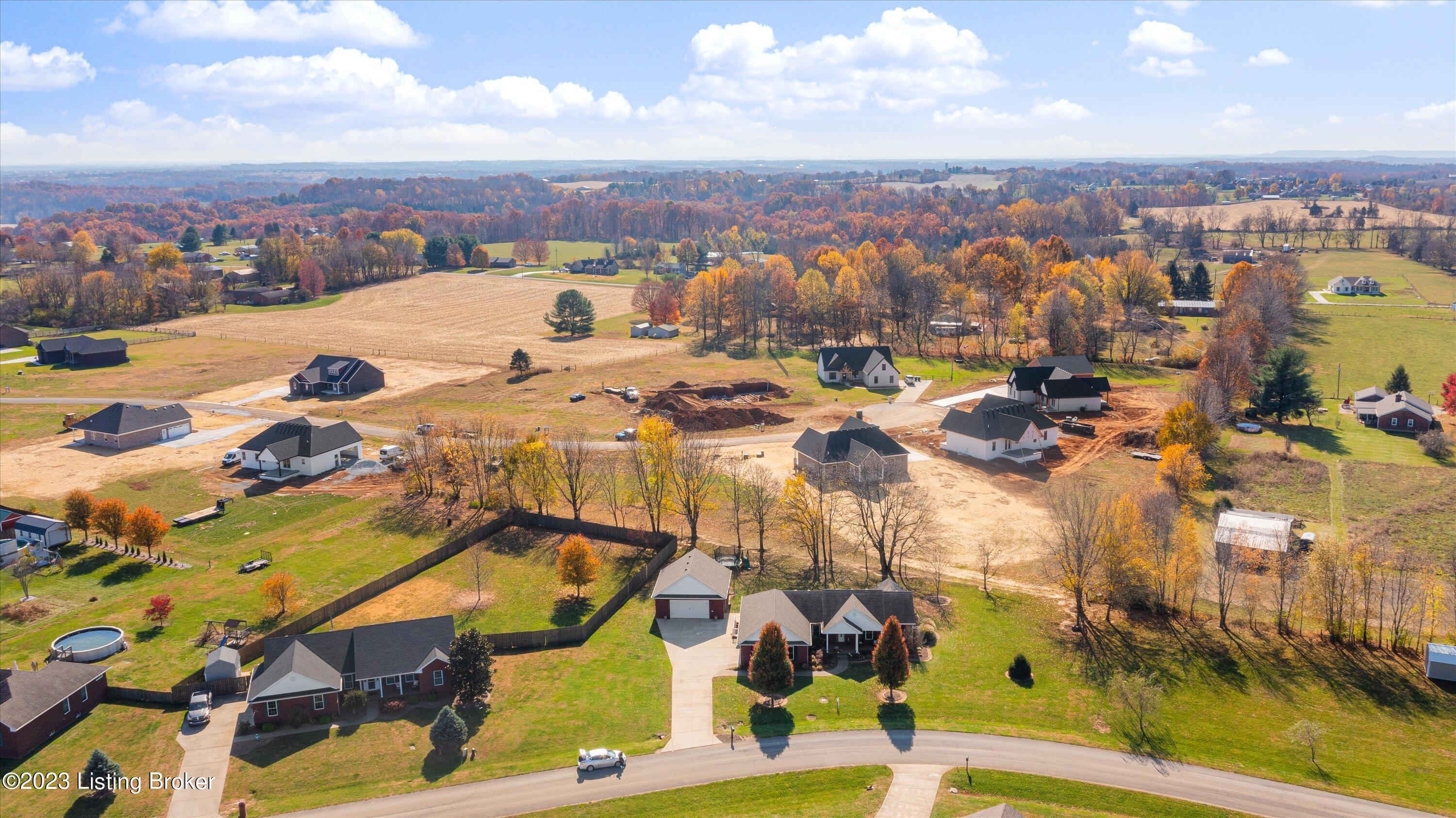 1005 Pembrooke Dr Property Photo 35