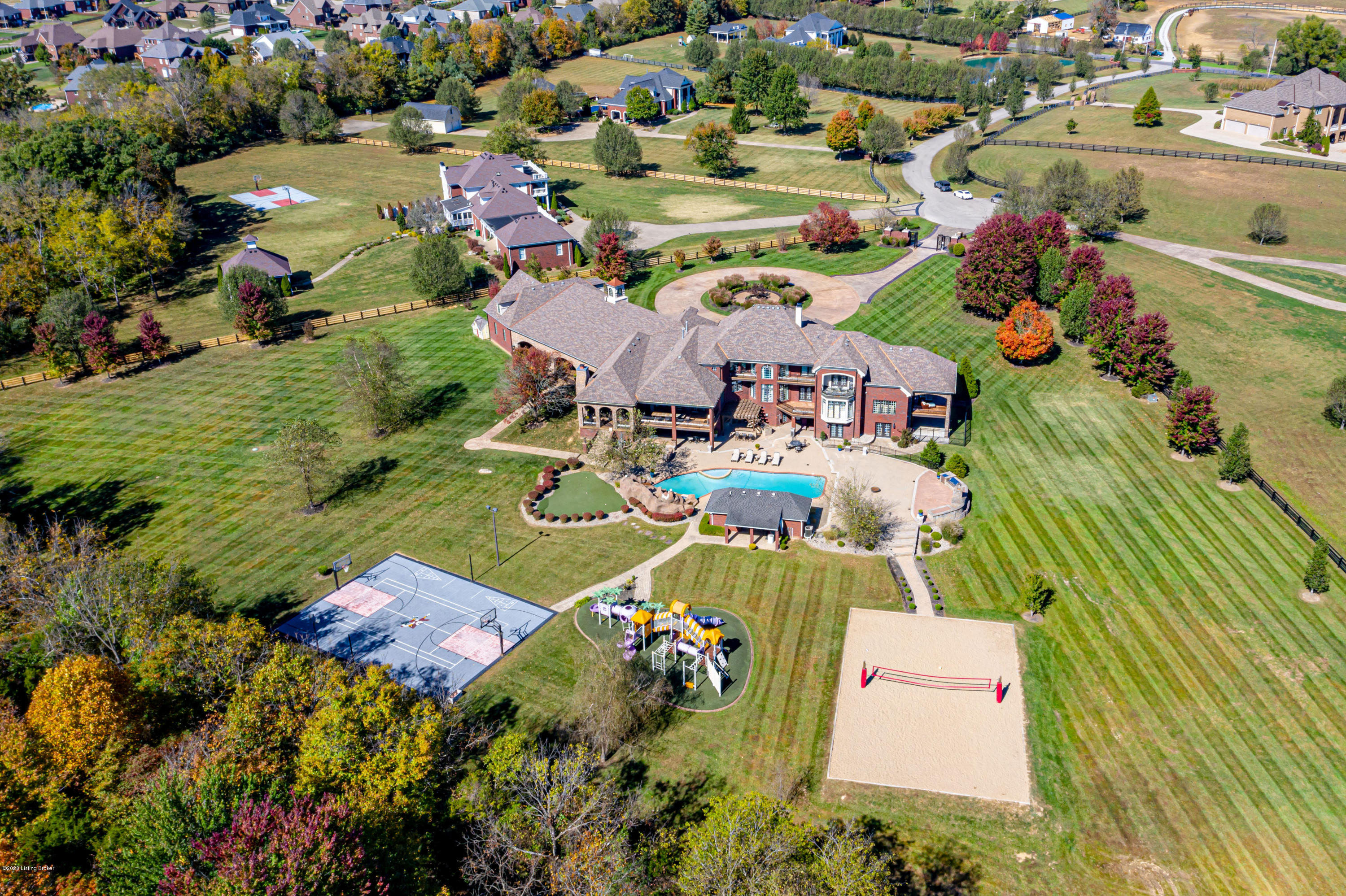 7626 Heavens Estates Way Property Photo 4