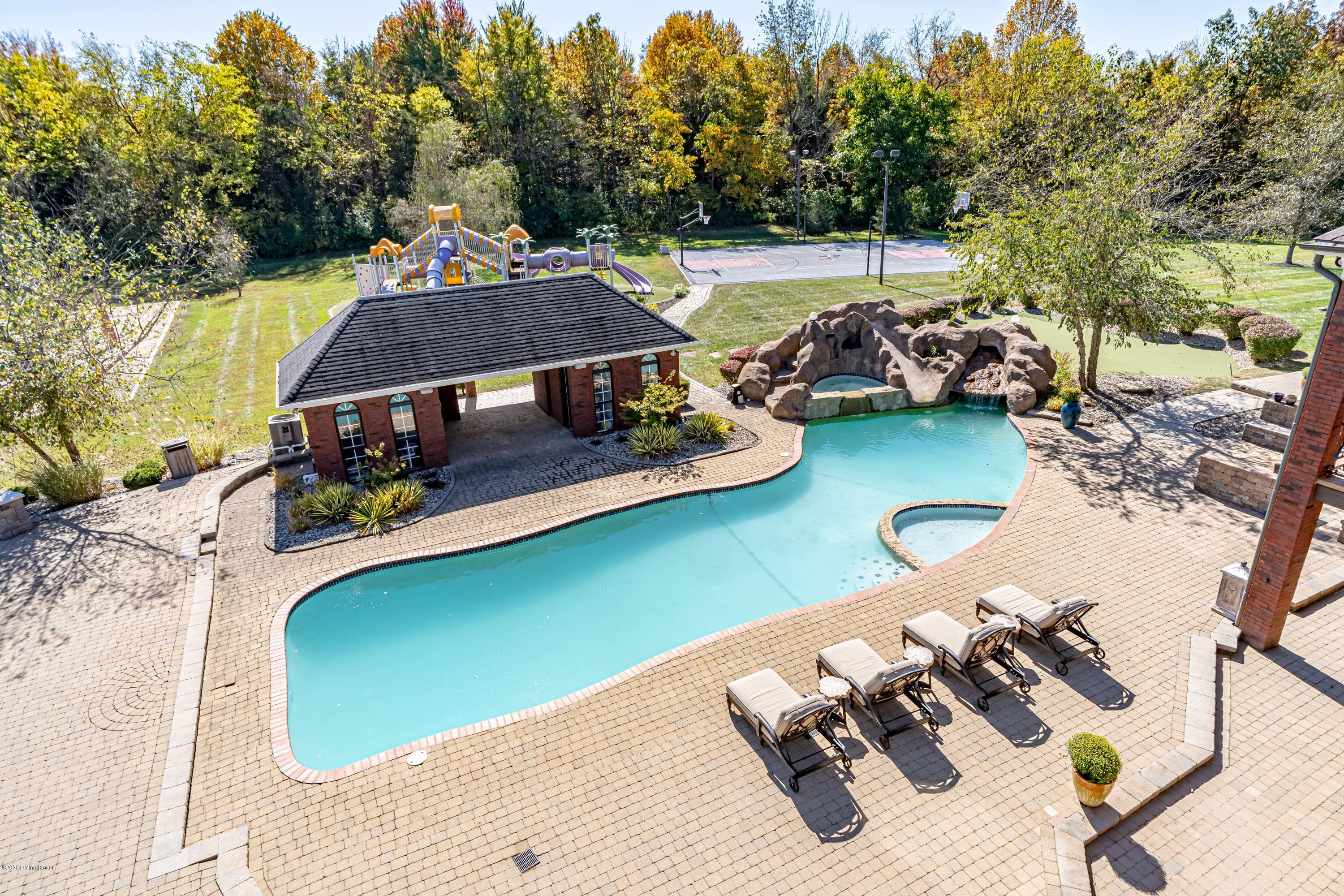 7626 Heavens Estates Way Property Photo 9