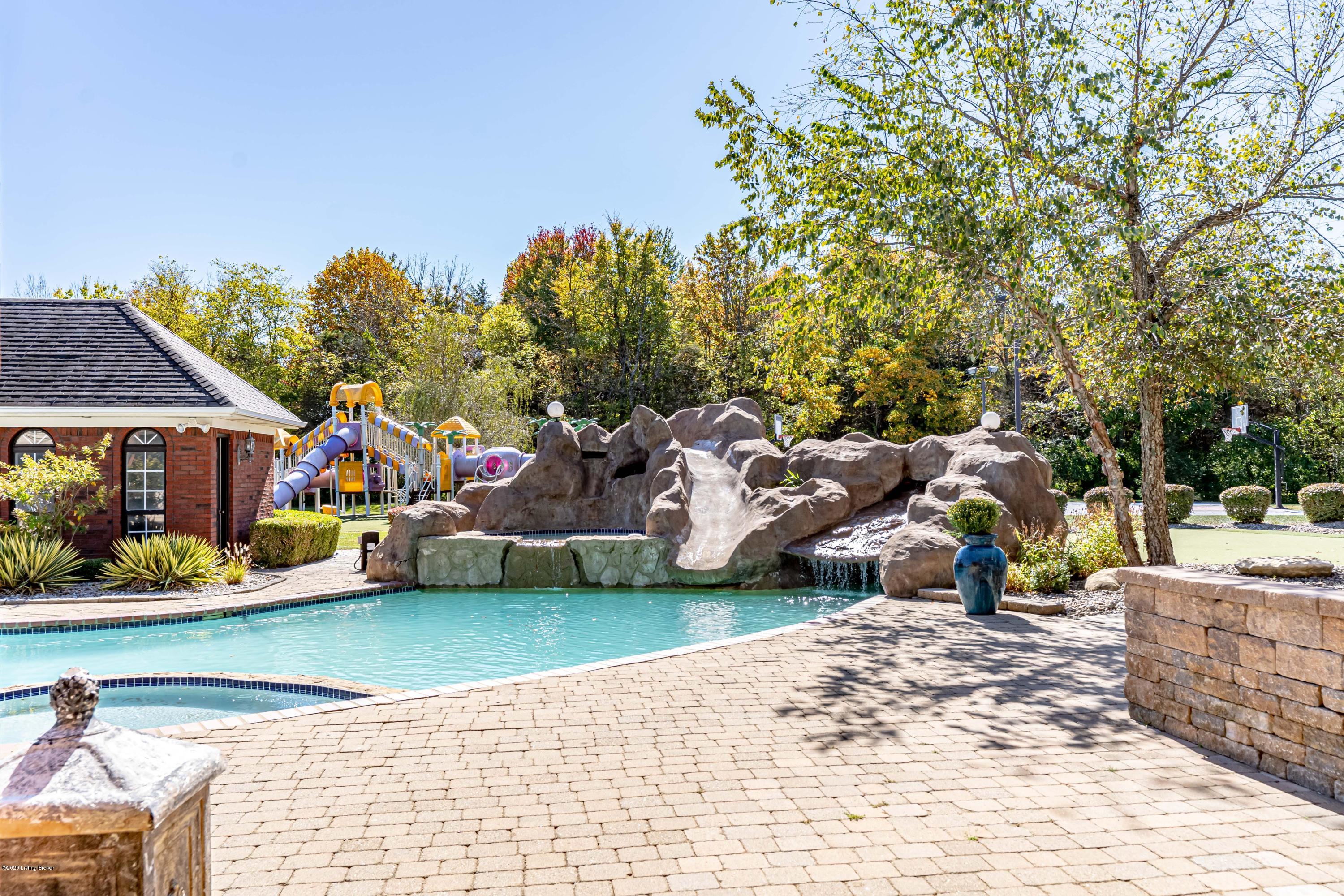 7626 Heavens Estates Way Property Photo 17
