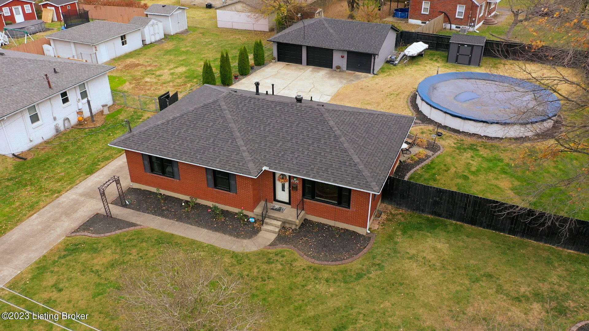 5199 Maryman Rd Property Photo
