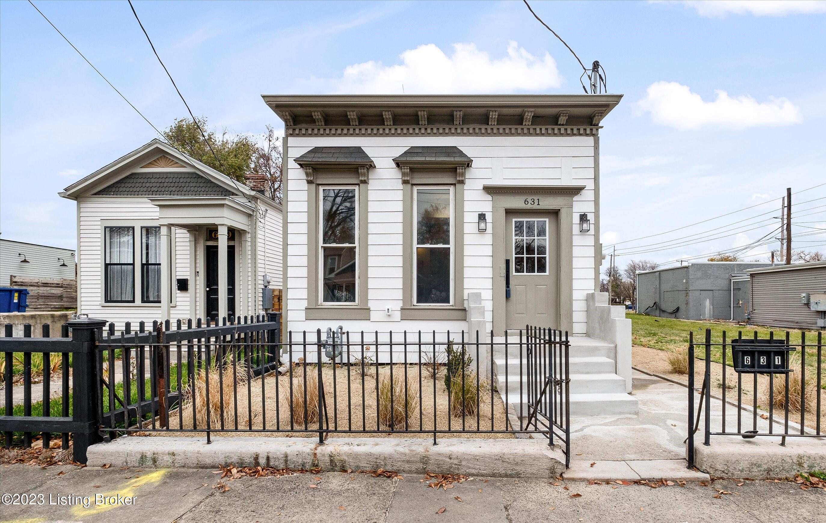 631 E Breckinridge St Property Photo