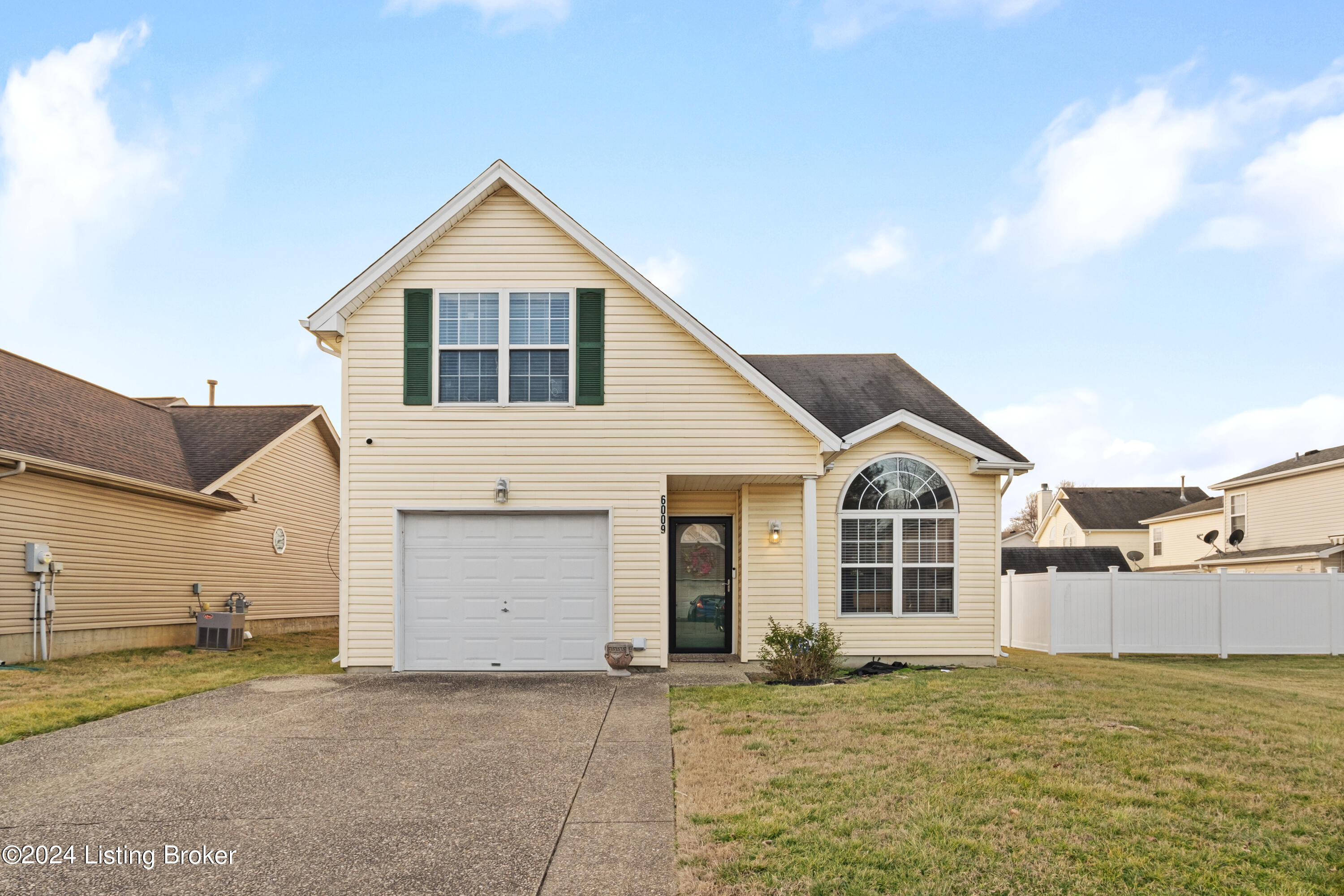 6009 Woodhaven Place Cir Property Photo