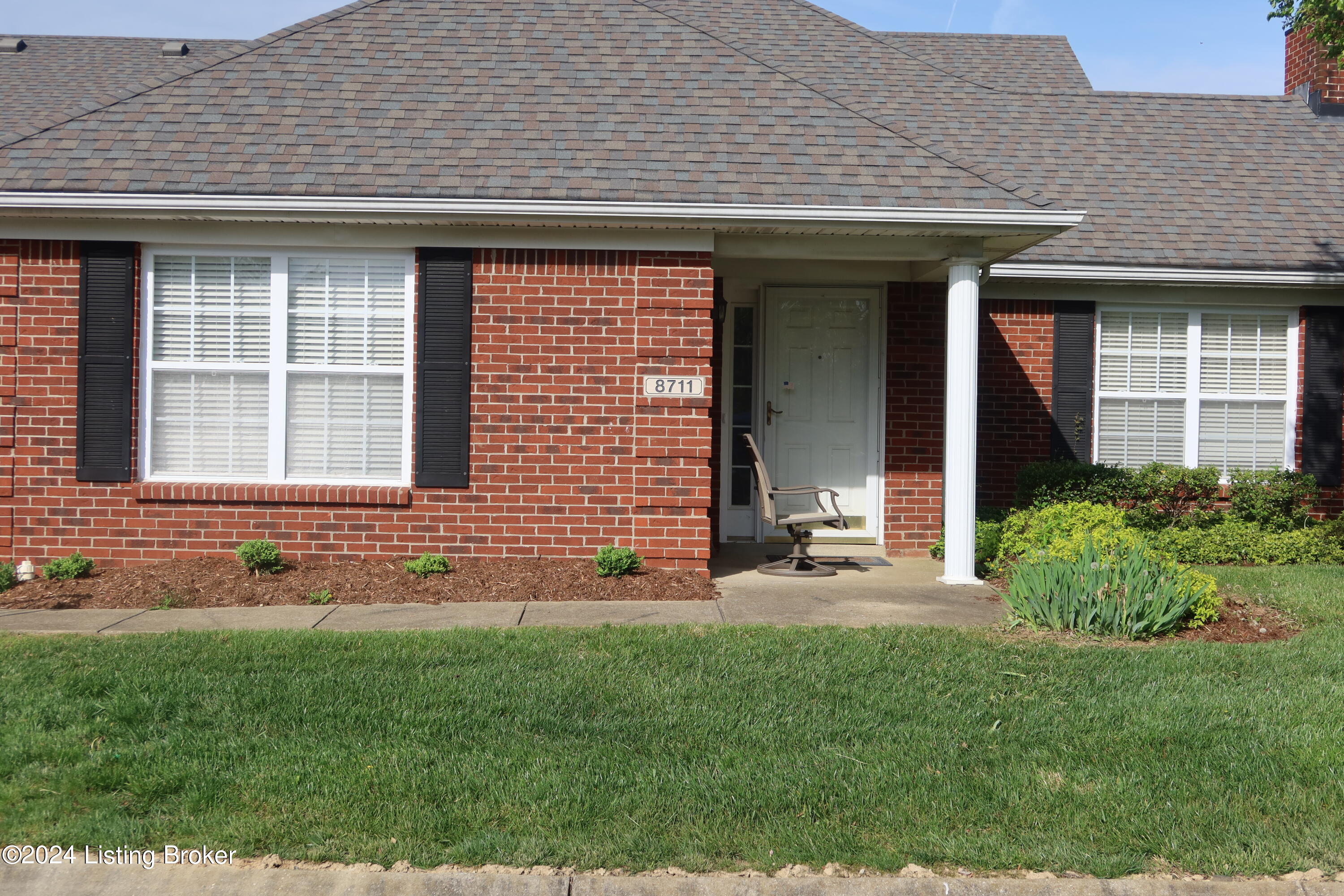 8711 Lough Dr Property Photo 1