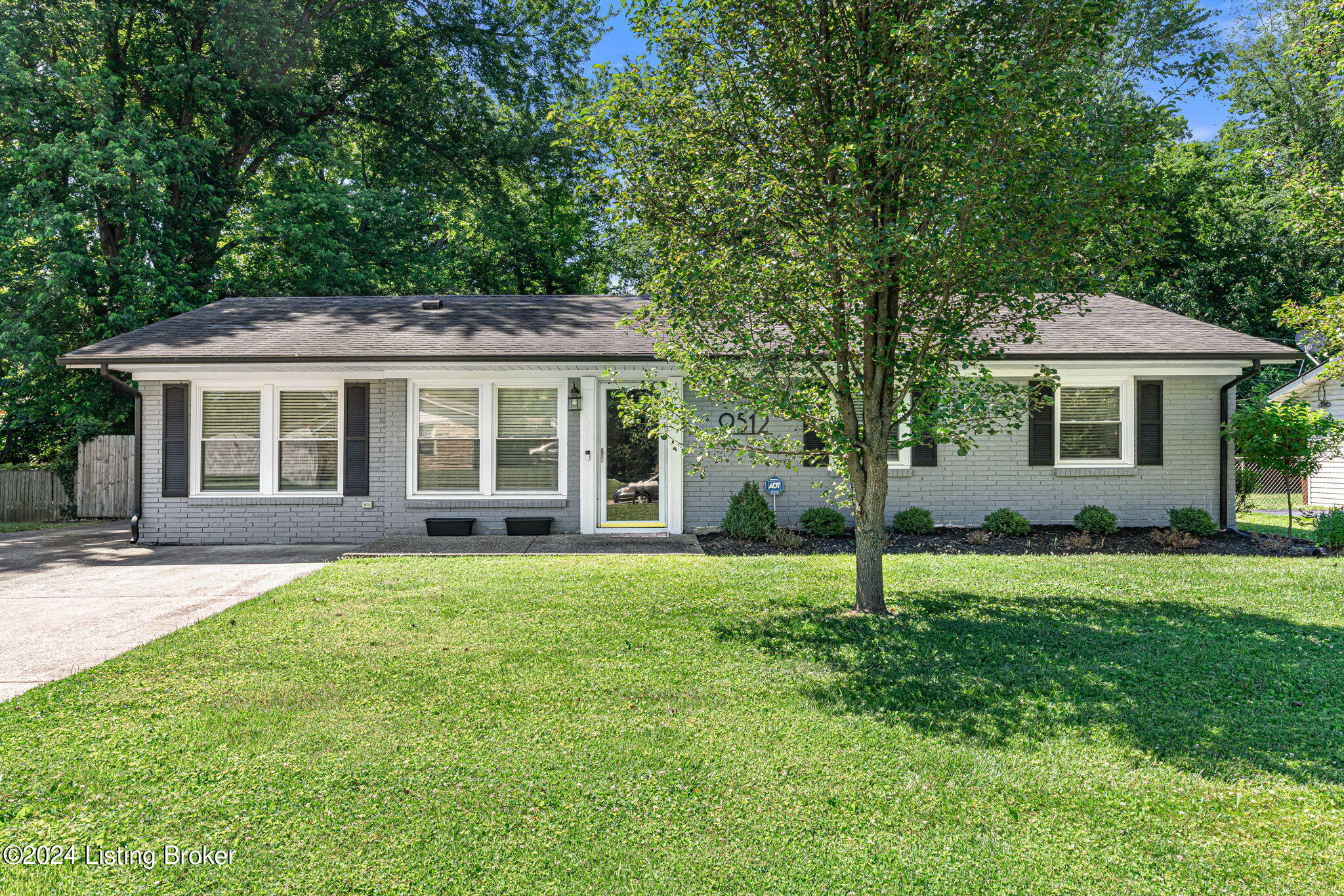 9512 Farnham Dr Property Photo 1