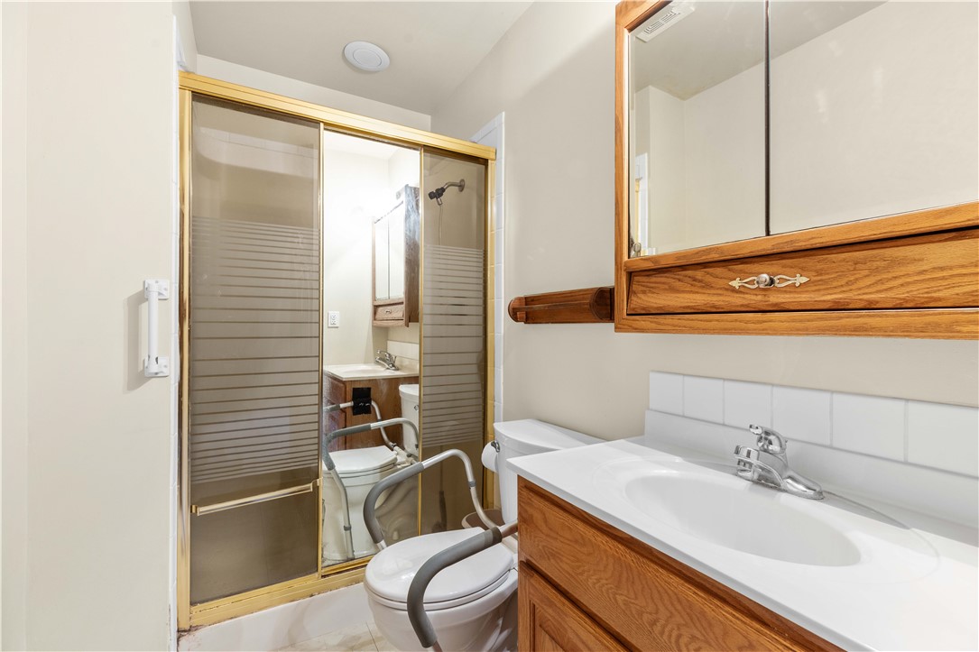 1106 Elmwood Lane Property Photo 24