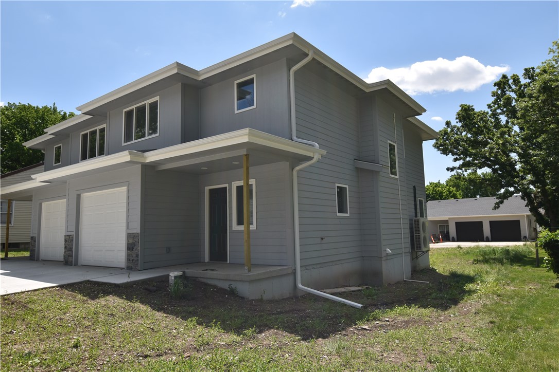 215 8th Street Property Photo 4