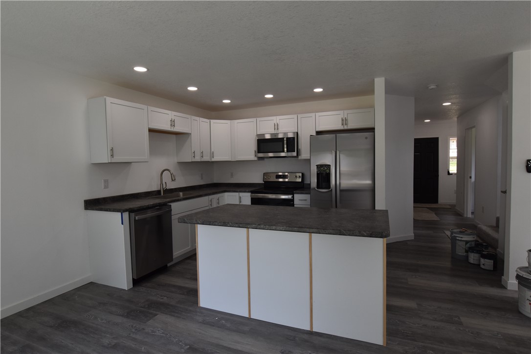 215 8th Street Property Photo 8