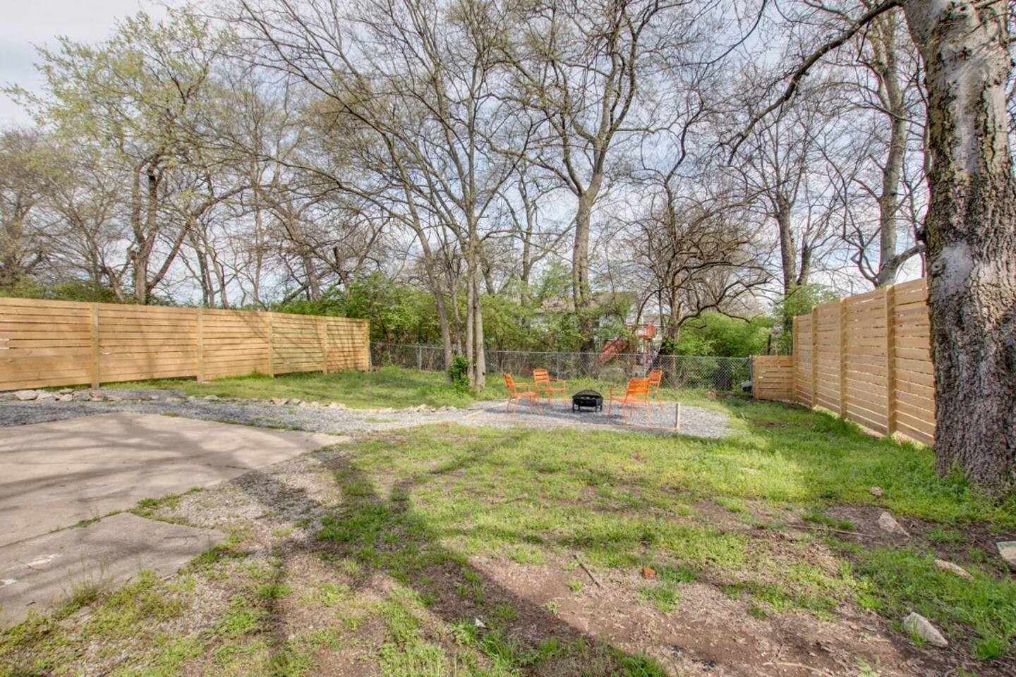 333 E Trinity Ln Property Photo 21
