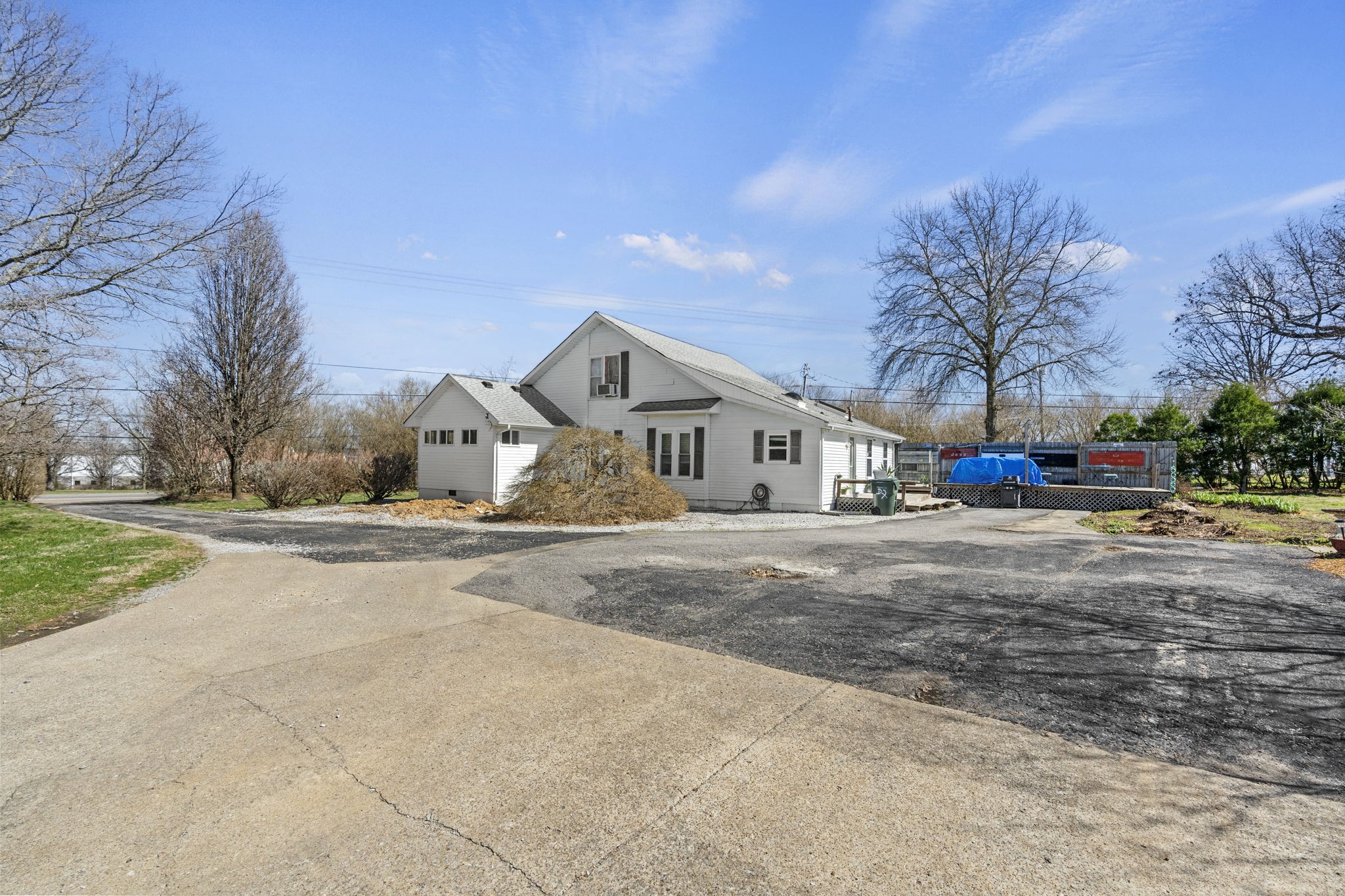 700 N Broadway Property Photo 15