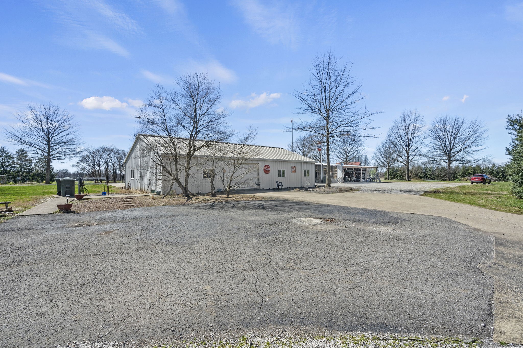 700 N Broadway Property Photo 19