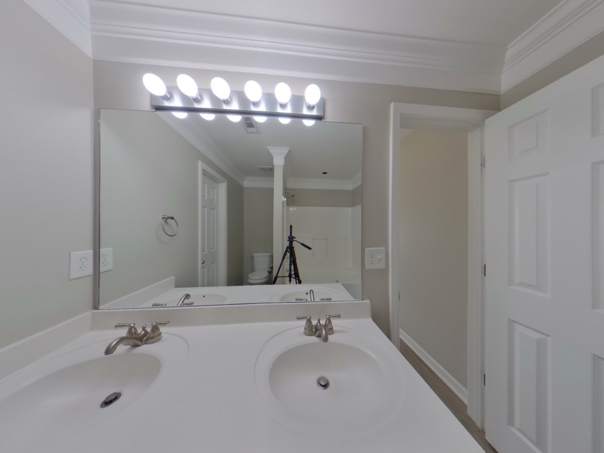 4029 Deer Run Trce Property Photo 8