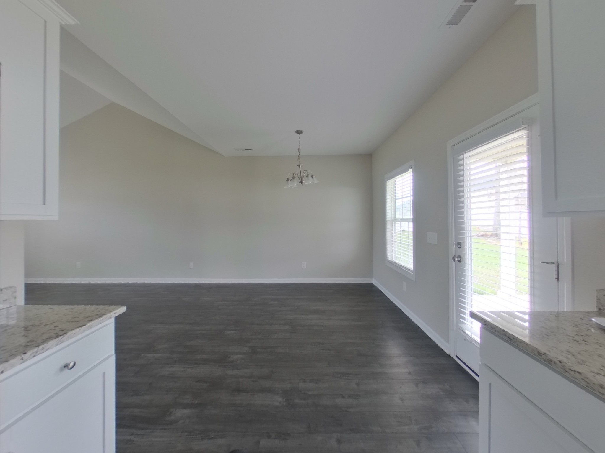 1007 Cyril Dr Property Photo 3