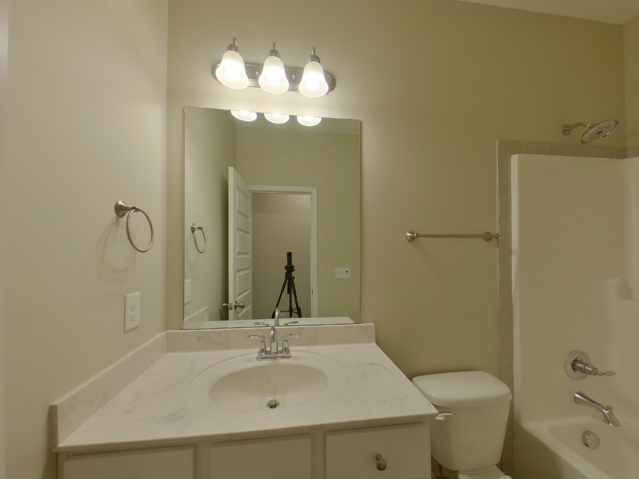 1007 Cyril Dr Property Photo 5