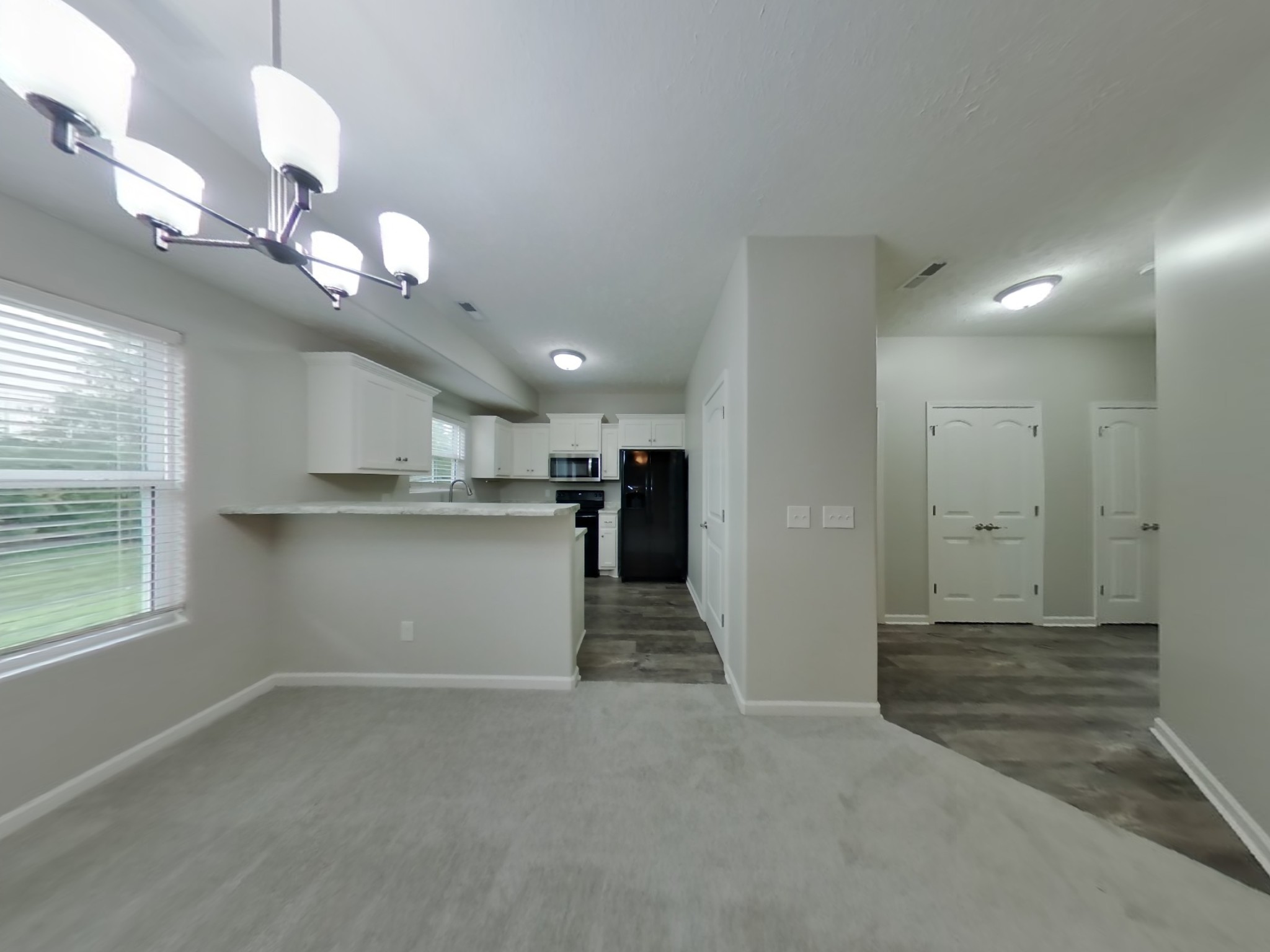 1713 Sunray Dr Property Photo 2
