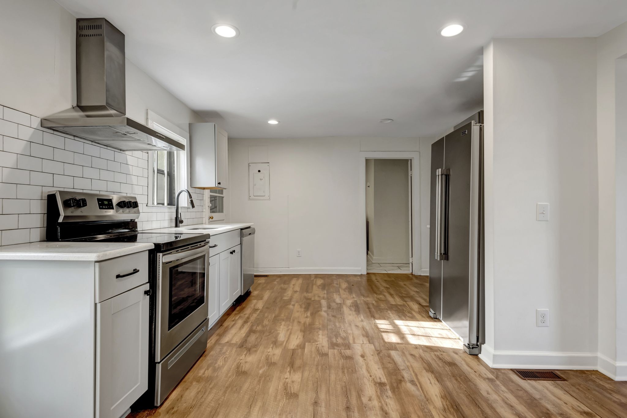 2404 Burbank Ave Property Photo 12
