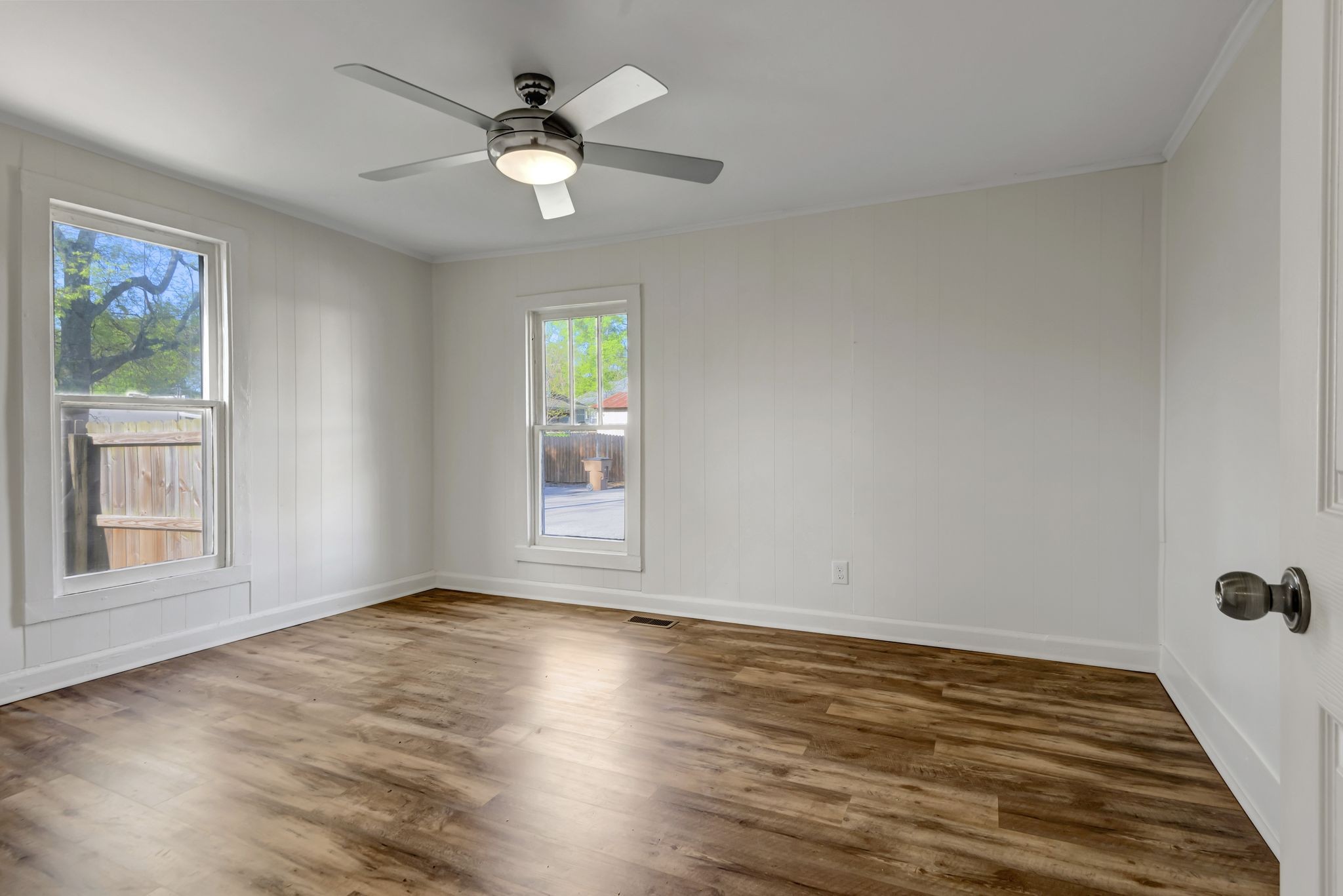 2404 Burbank Ave Property Photo 17