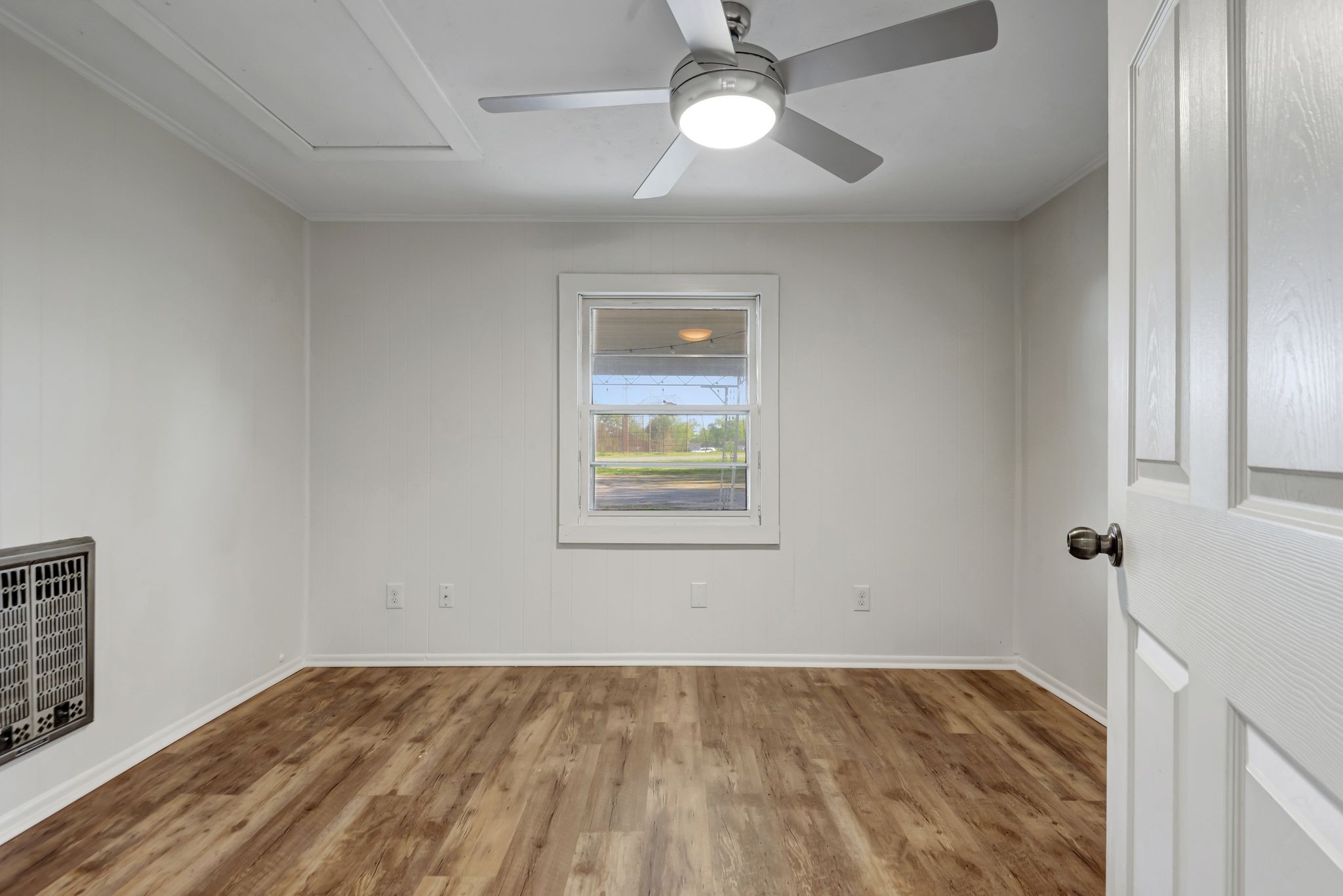 2404 Burbank Ave Property Photo 21