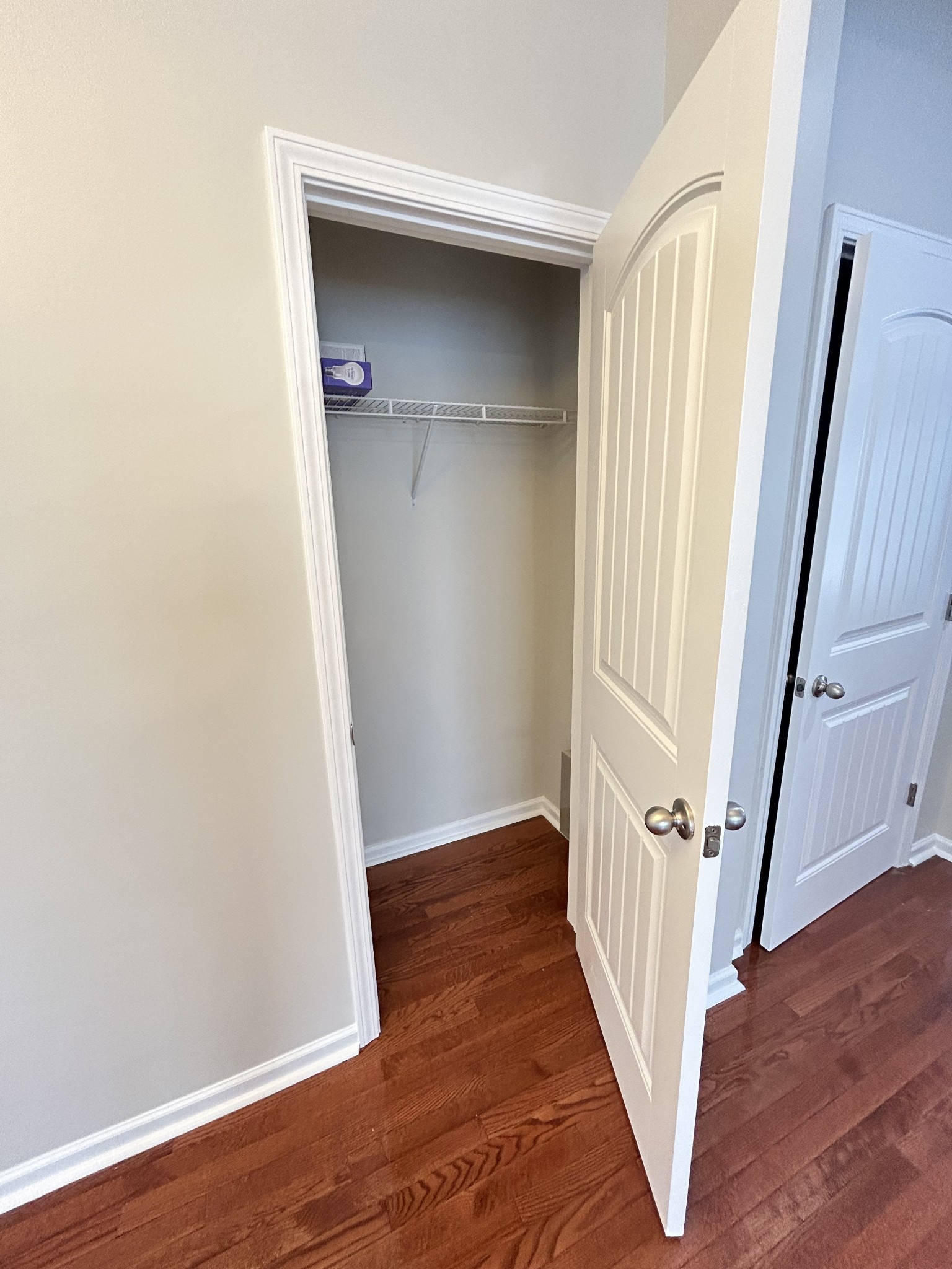 1856 Looking Glass Ln Property Photo 6