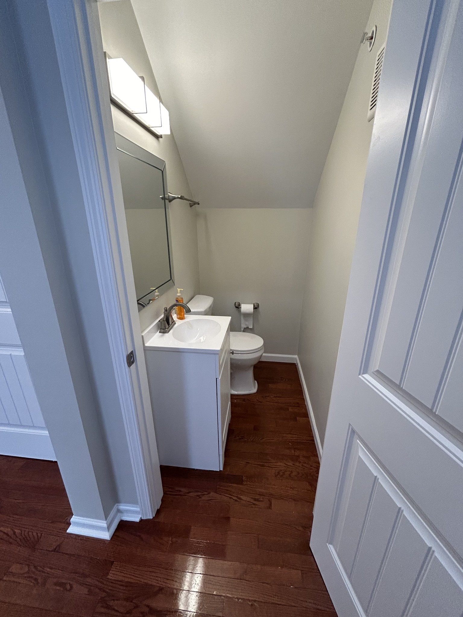 1856 Looking Glass Ln Property Photo 7