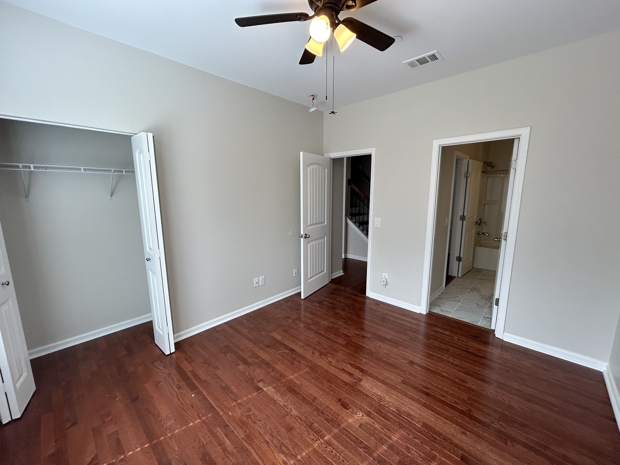 1856 Looking Glass Ln Property Photo 12